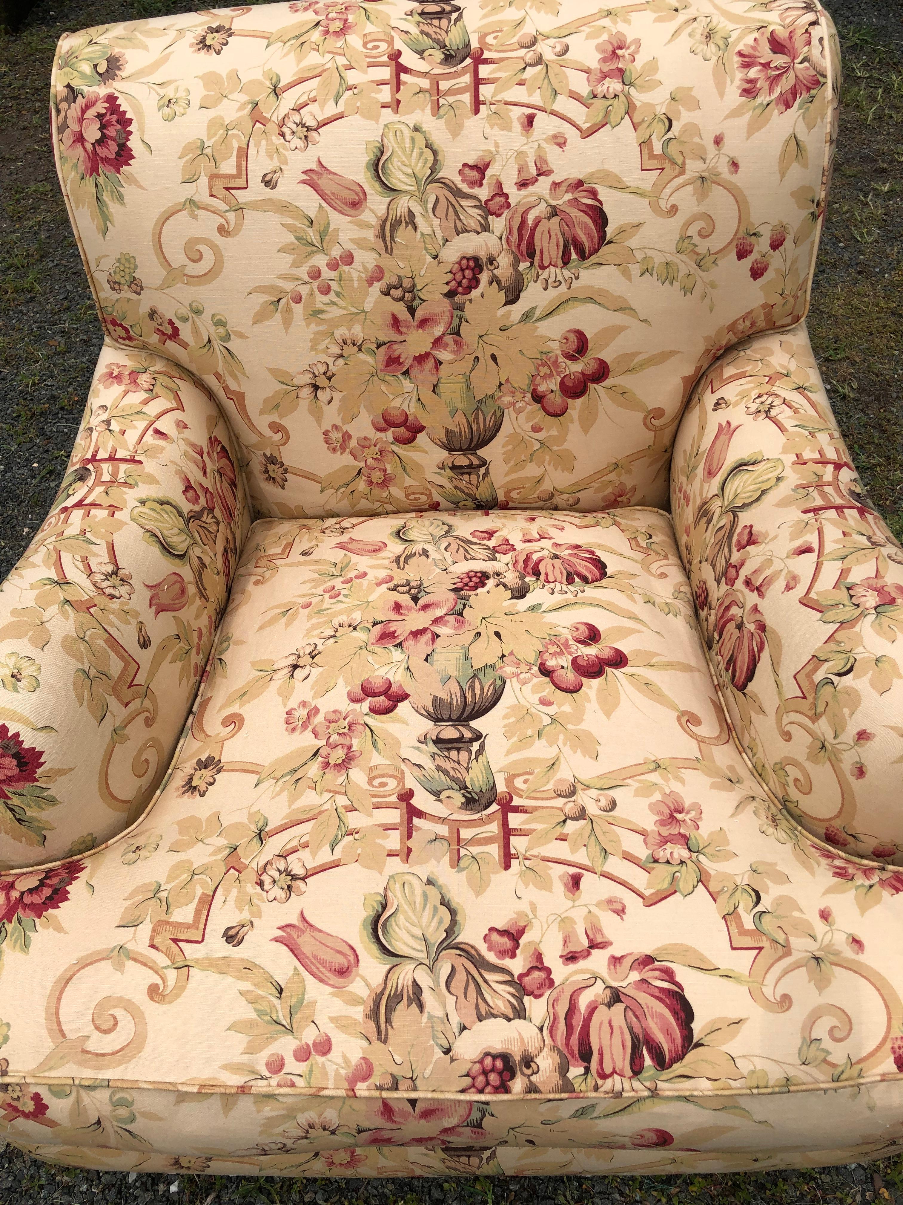 Upholstery Extra Large Classic George Smith English Standard Arm Signature Club Chair