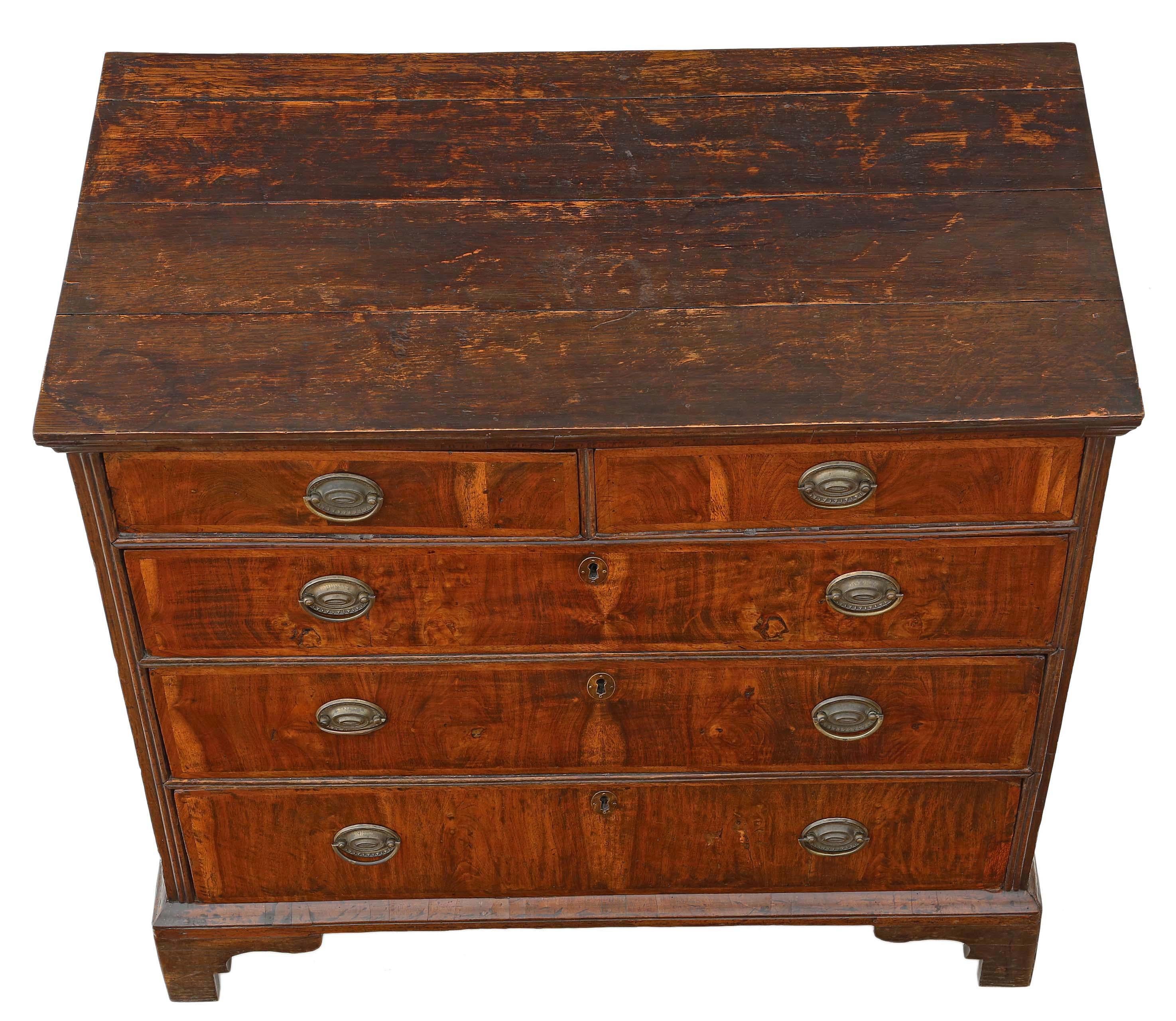 Classic Georgian Chest of Drawers in Walnut and Oak with Crossbanding In Good Condition For Sale In Wisbech, Cambridgeshire