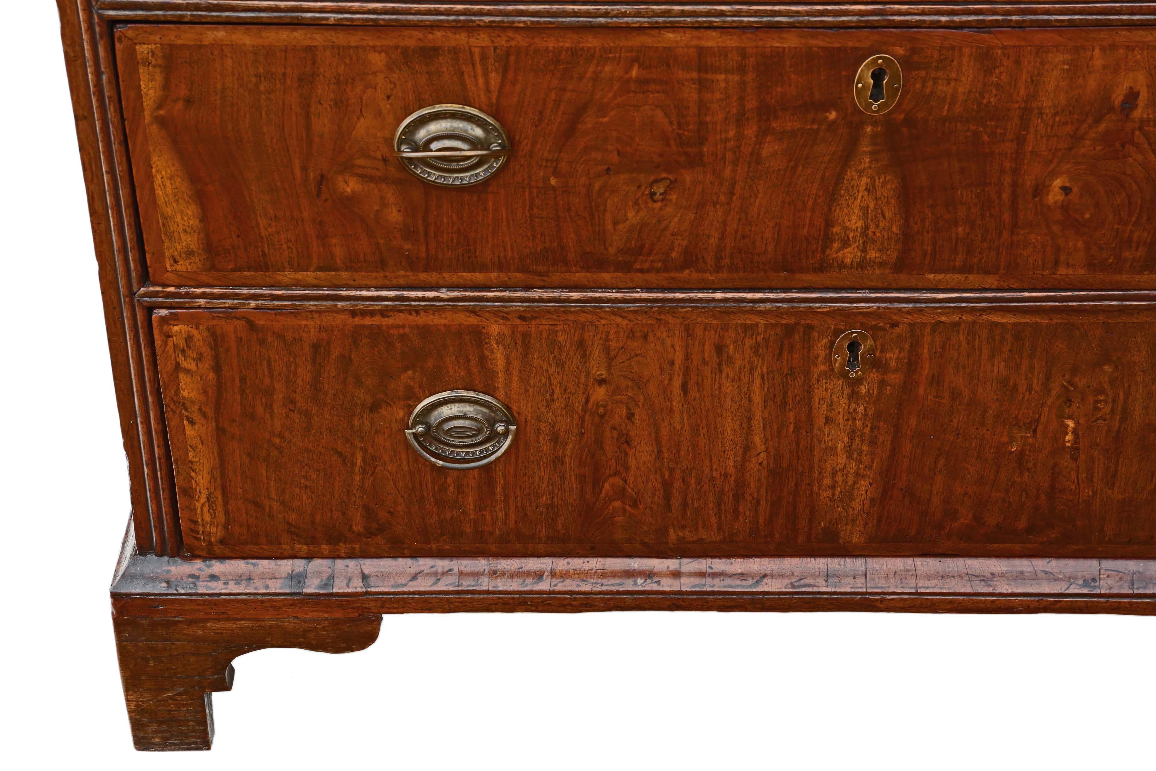 Classic Georgian Chest of Drawers in Walnut and Oak with Crossbanding For Sale 1
