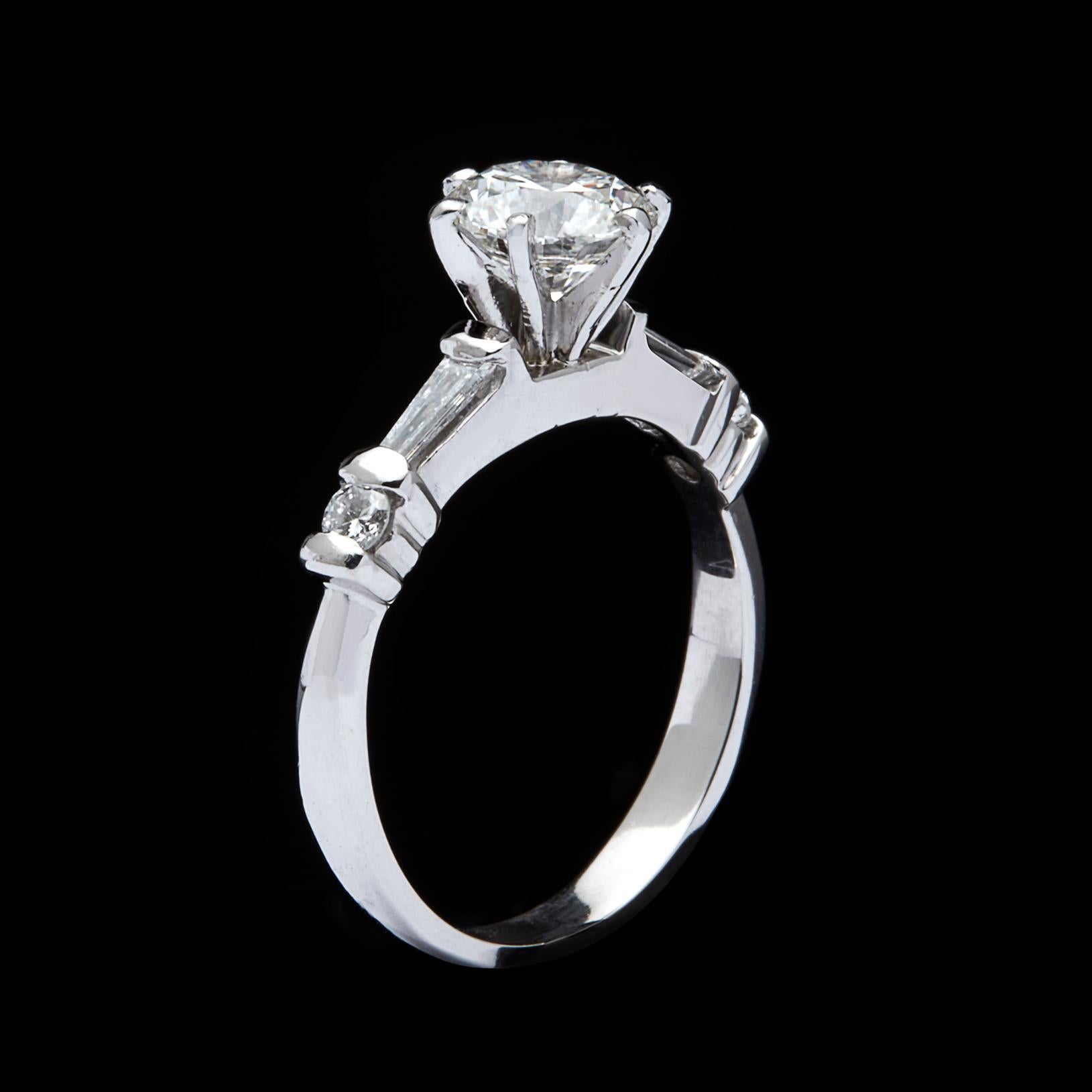 Classic GIA 1.02 Carat H/VS2 Diamond Engagement Ring For Sale 1