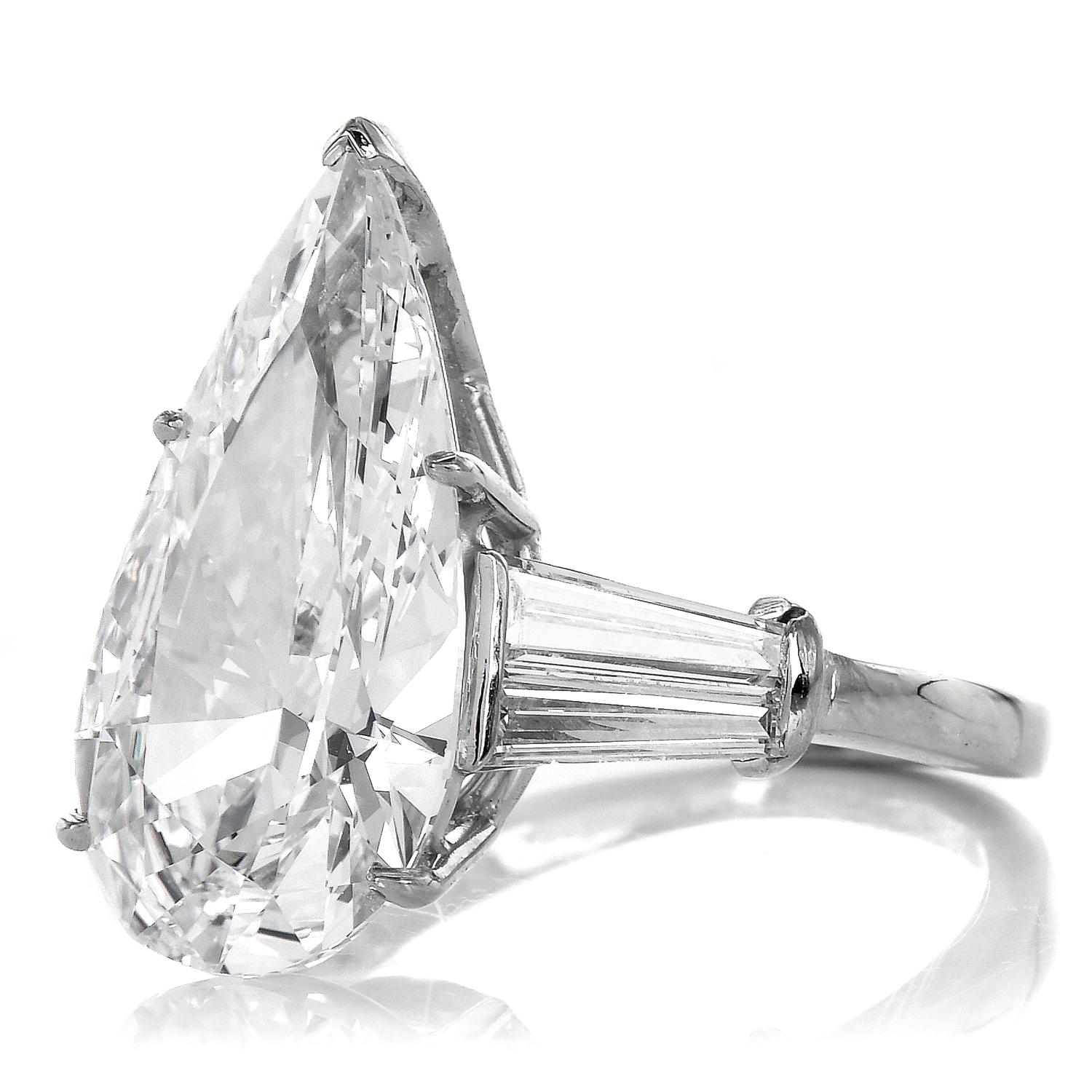 Women's Classic GIA 6.16cts D-VS1 Diamond Pear Shape Engagement Ring For Sale