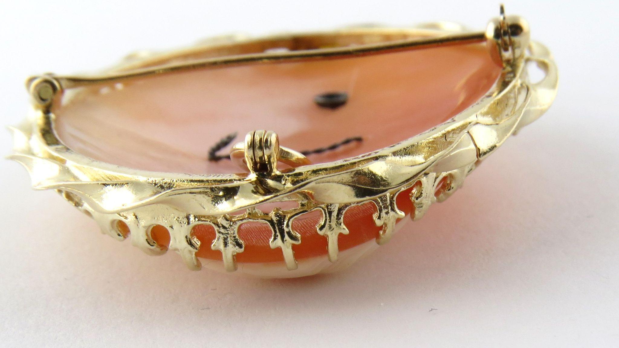 Pendentif classique Gibson Girl Cameo avec collier en or jaune 14 carats avec épingle en diamant Pour femmes en vente