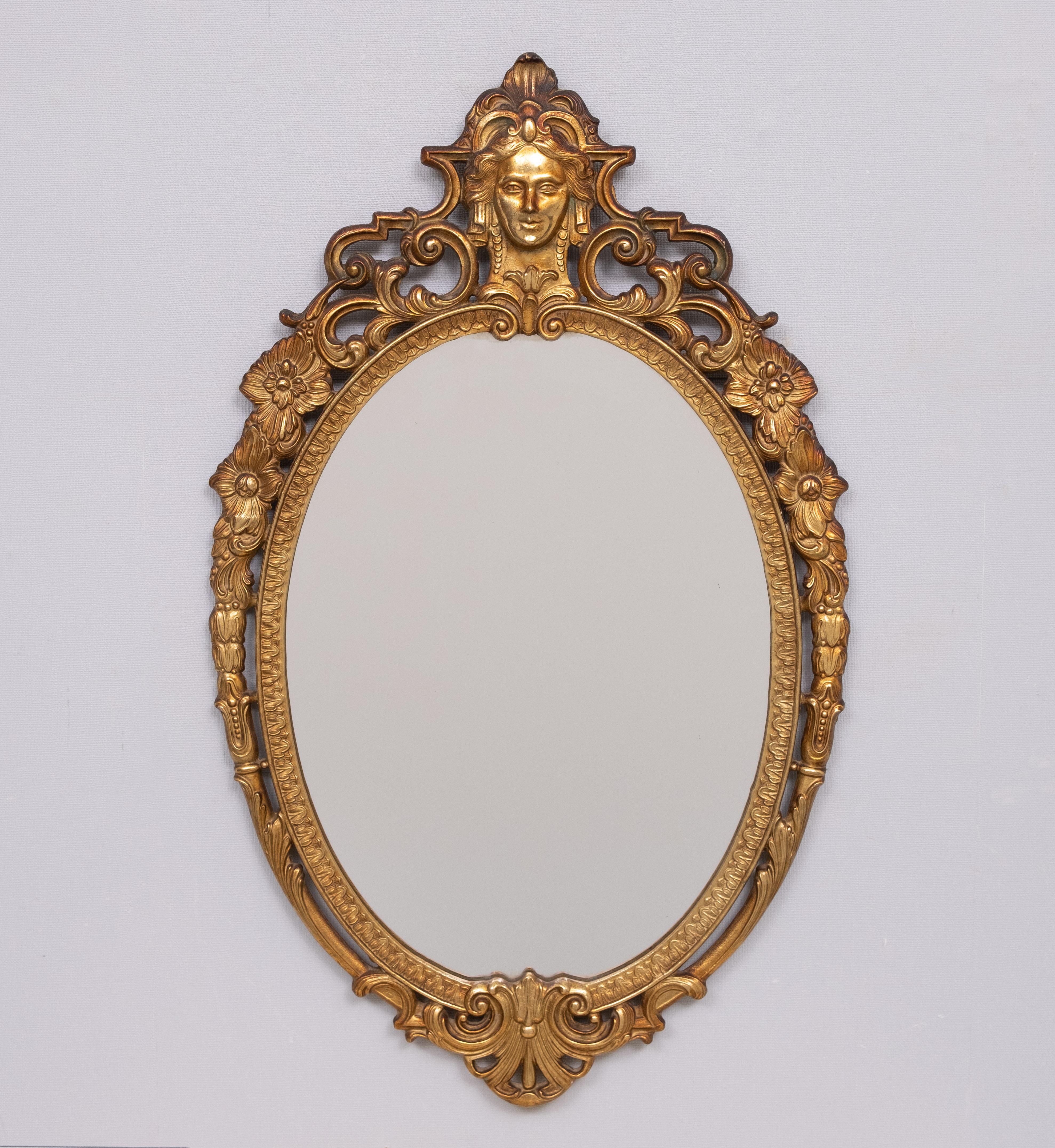 italien Console classique en laiton doré avec miroir ovale  Années 1950 Italie en vente