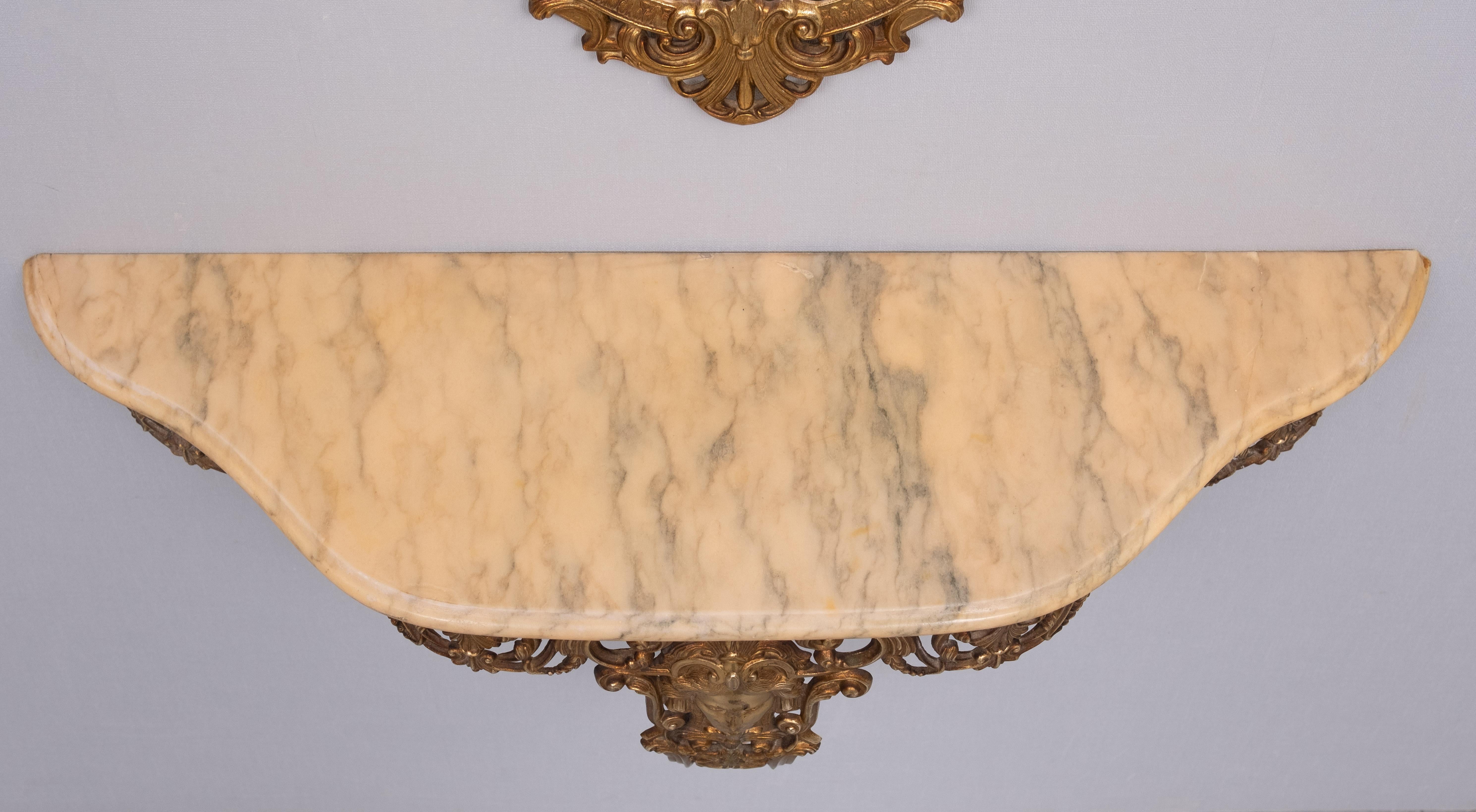 Console classique en laiton doré avec miroir ovale  Années 1950 Italie Bon état - En vente à Den Haag, NL