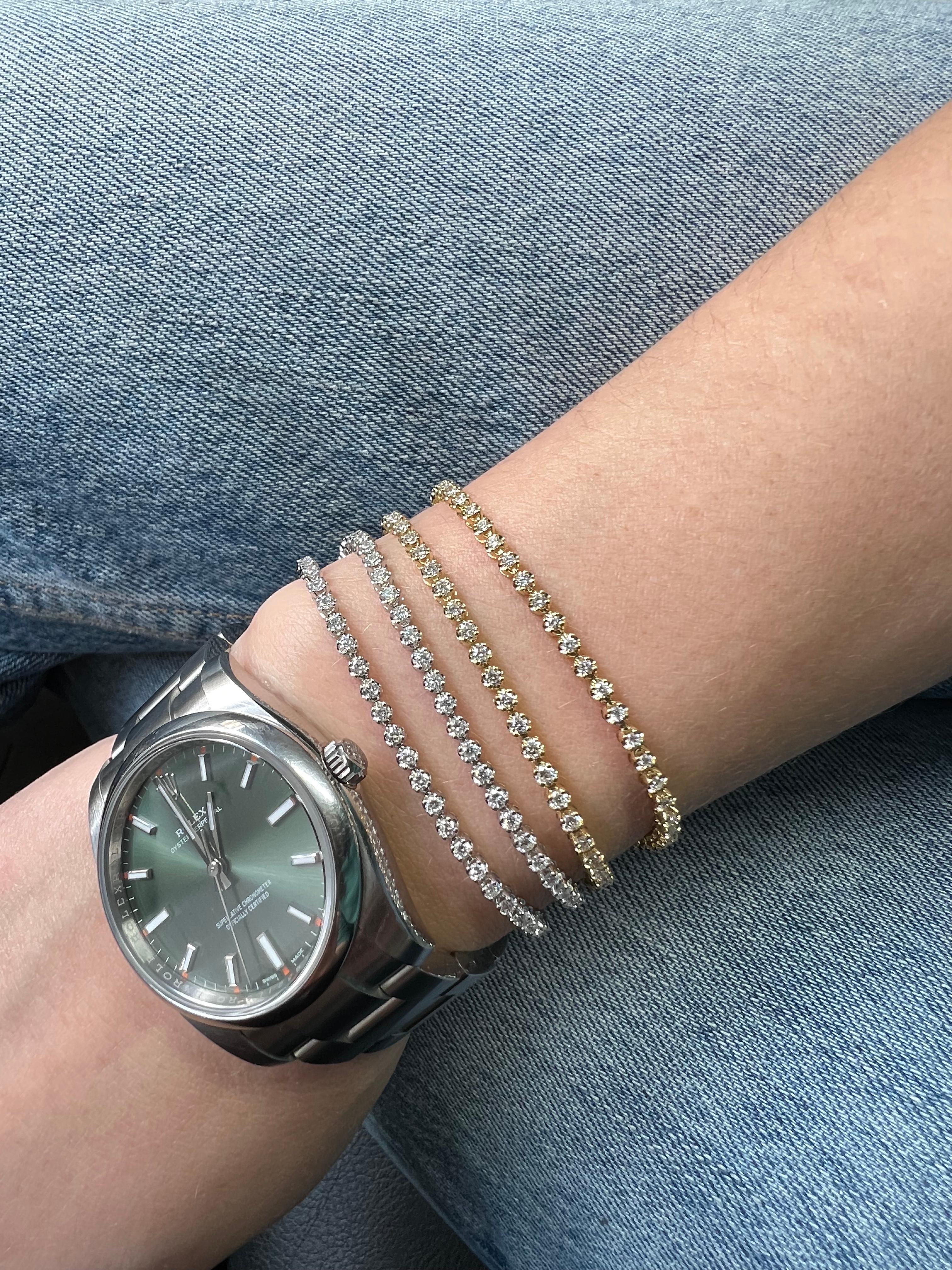 Classic Glamour: 1,05ct Tennis-Armband mit natürlichen Diamanten in 18k Weißgold im Zustand „Neu“ im Angebot in Antwerpen, BE