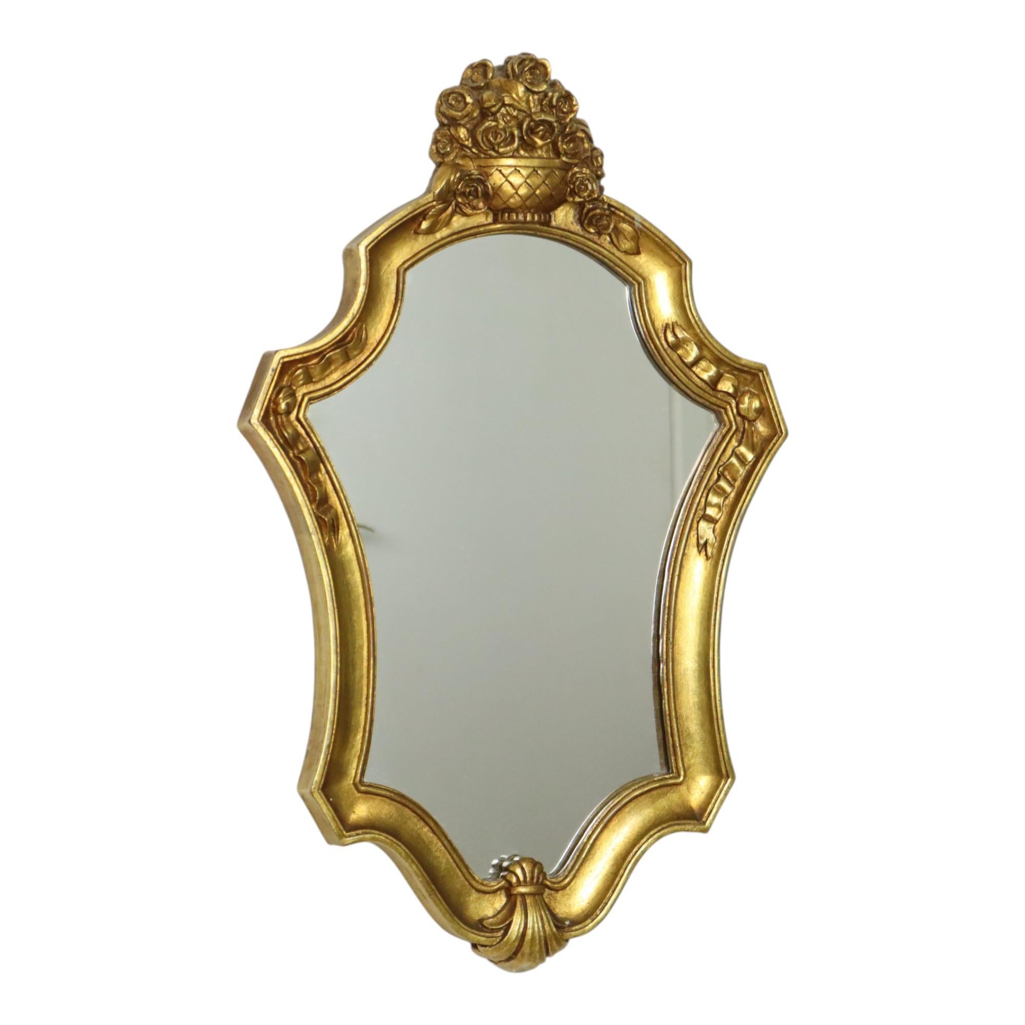 Espejo Clásico Dorado Crestado Estilo Barroco Años Sesenta 61cm en venta 5