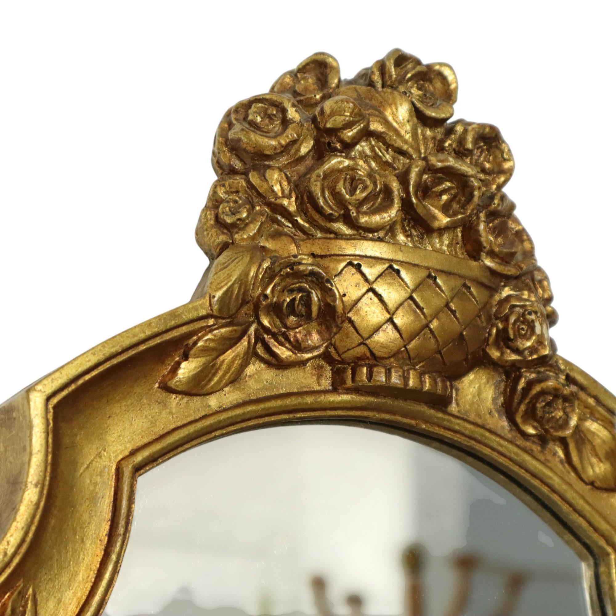 Espejo Clásico Dorado Crestado Estilo Barroco Años Sesenta 61cm en venta 6