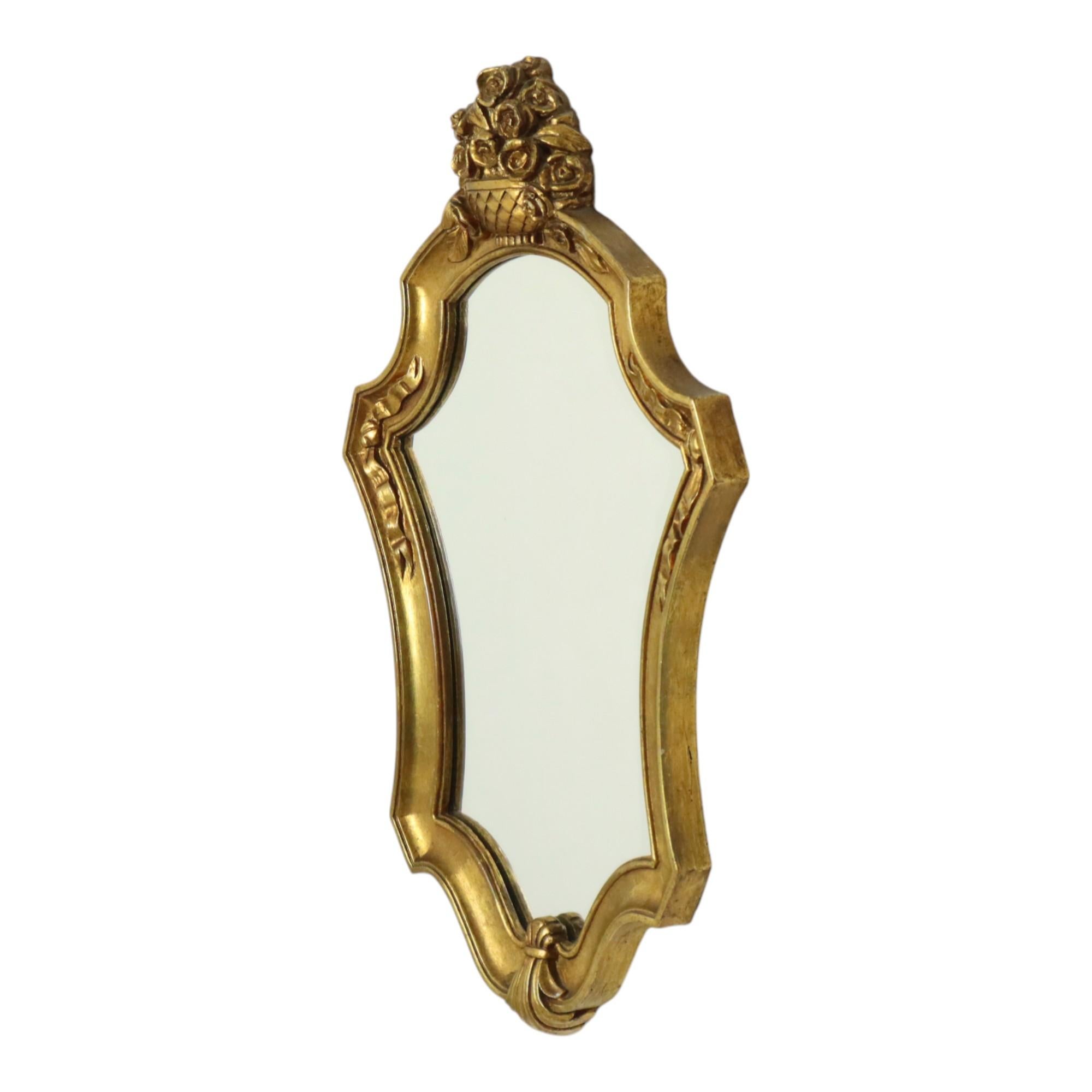 Espejo Clásico Dorado Crestado Estilo Barroco Años Sesenta 61cm en venta 2