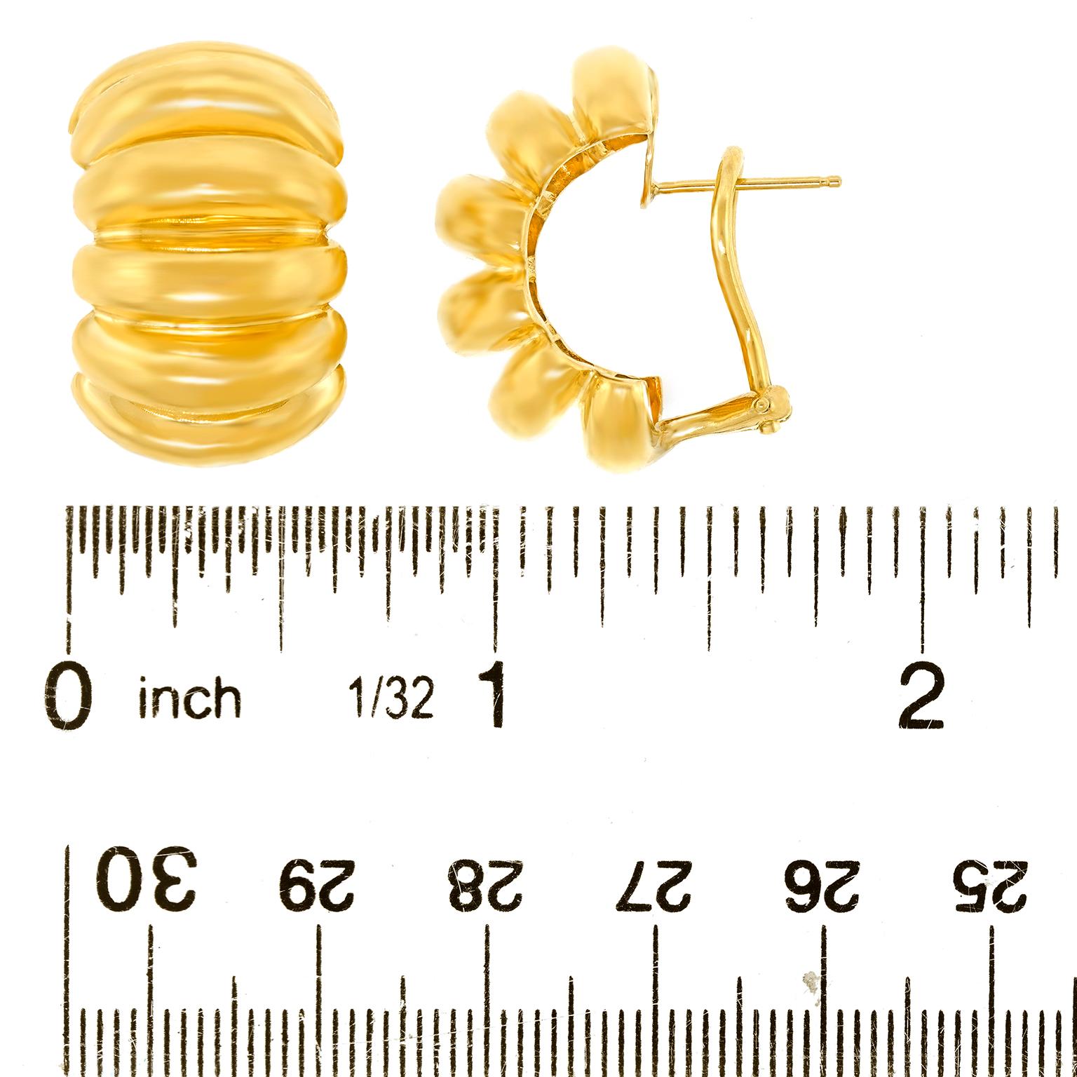 Classic Gold Earrings For Sale 2