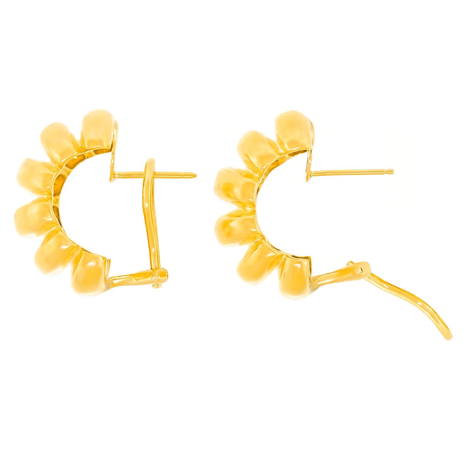 Classic Gold Earrings For Sale 4