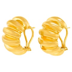 Pendientes clásicos de oro