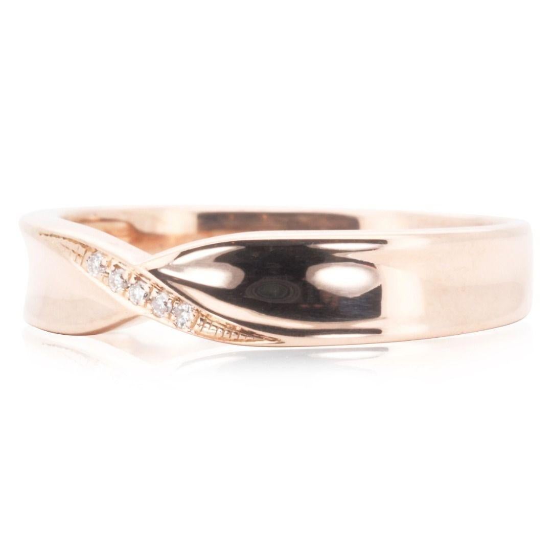 Women's Classic Gold Ring with Natural Diamonds For Sale