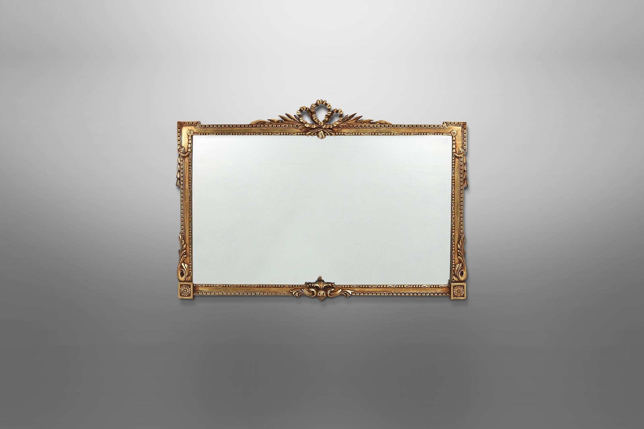 Classic golden mirror For Sale 4