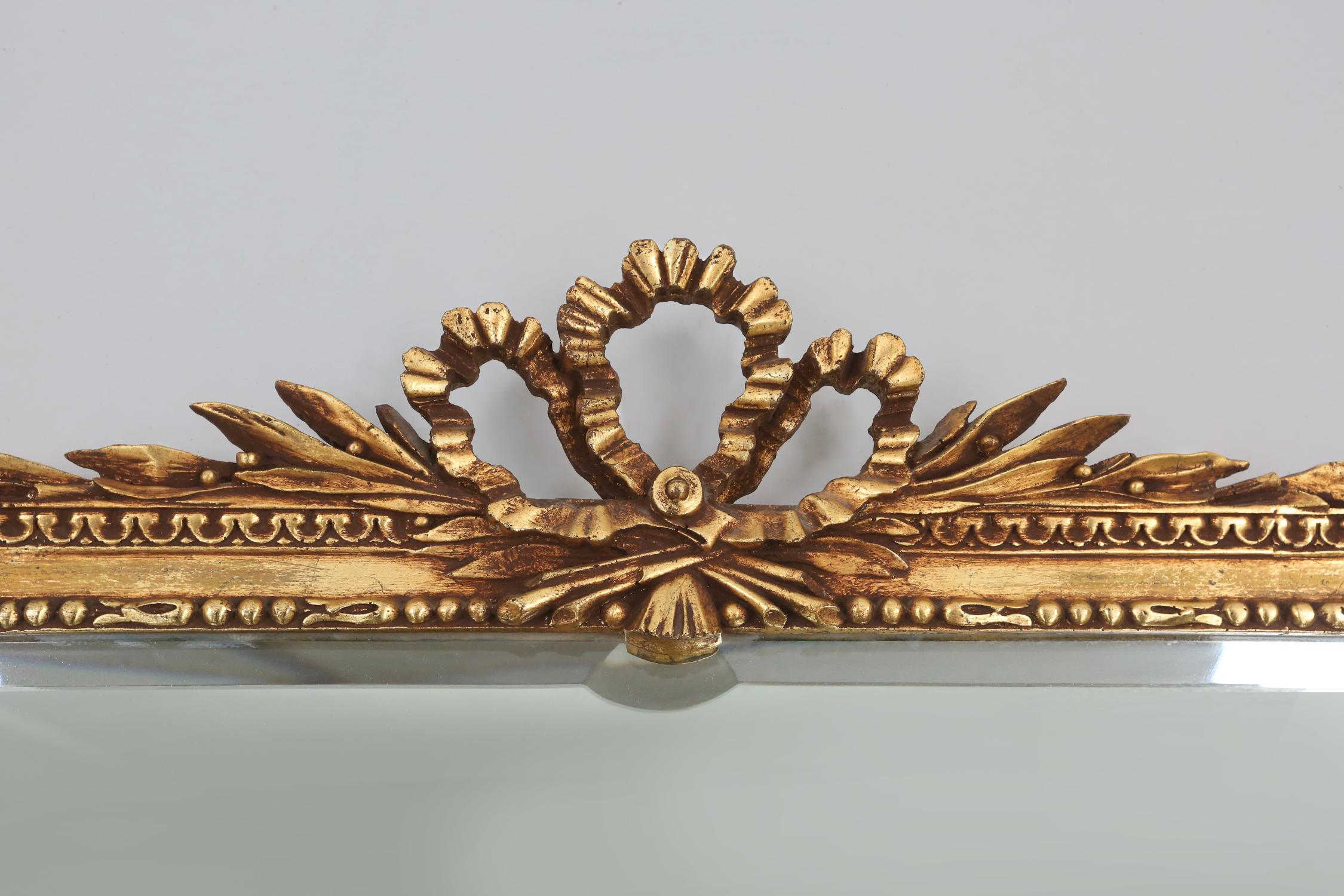 Klassischer goldener Spiegel (Mitte des 20. Jahrhunderts) im Angebot