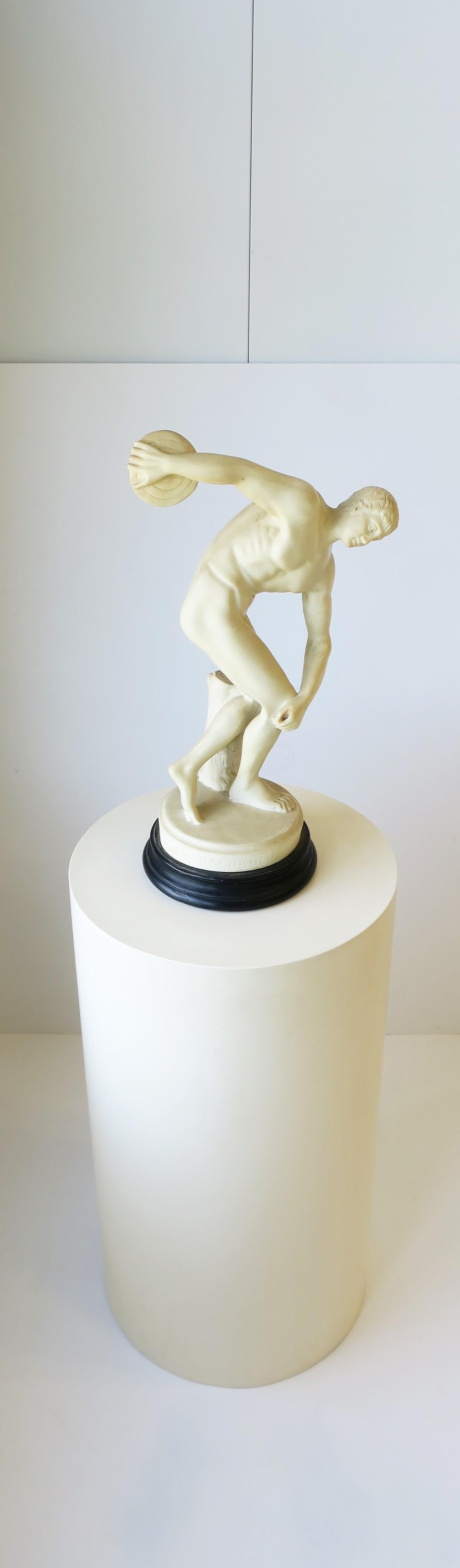 Classic Greek Male Figurative Sculpture of Discobolus In Good Condition In New York, NY