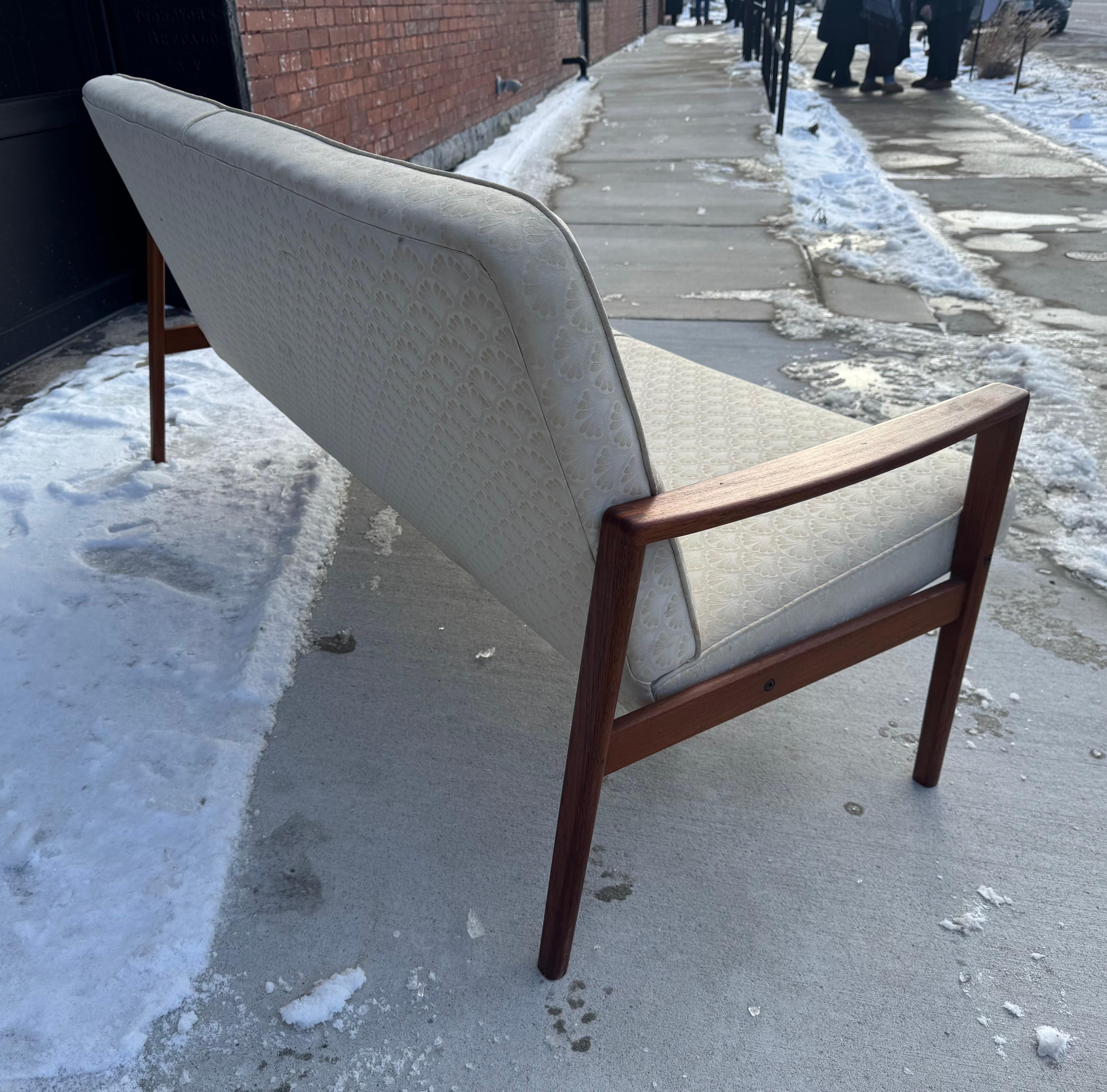 Classic Grete Jalk Three Seat Sofa, Teak / Fabric made in Denmark Danés en venta