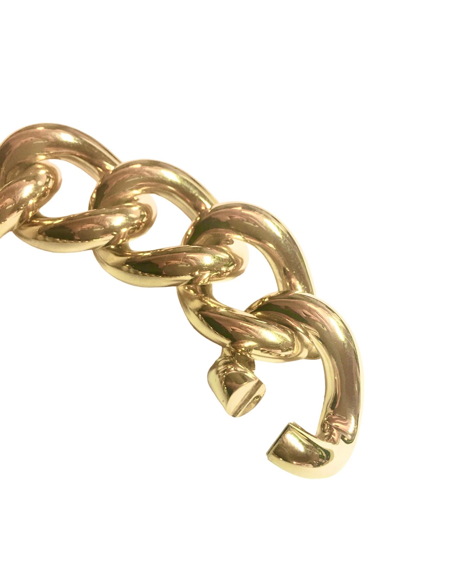 Bracelet classique à groumettes en or jaune 18 kt et diamants blancs 
C'est la collection iconique de Micheletto.
La longueur totale est de 21,00 cm
le poids total de l'or est de 56,90
le poids total des diamants est de ct 1,58 (couleur HG clarté