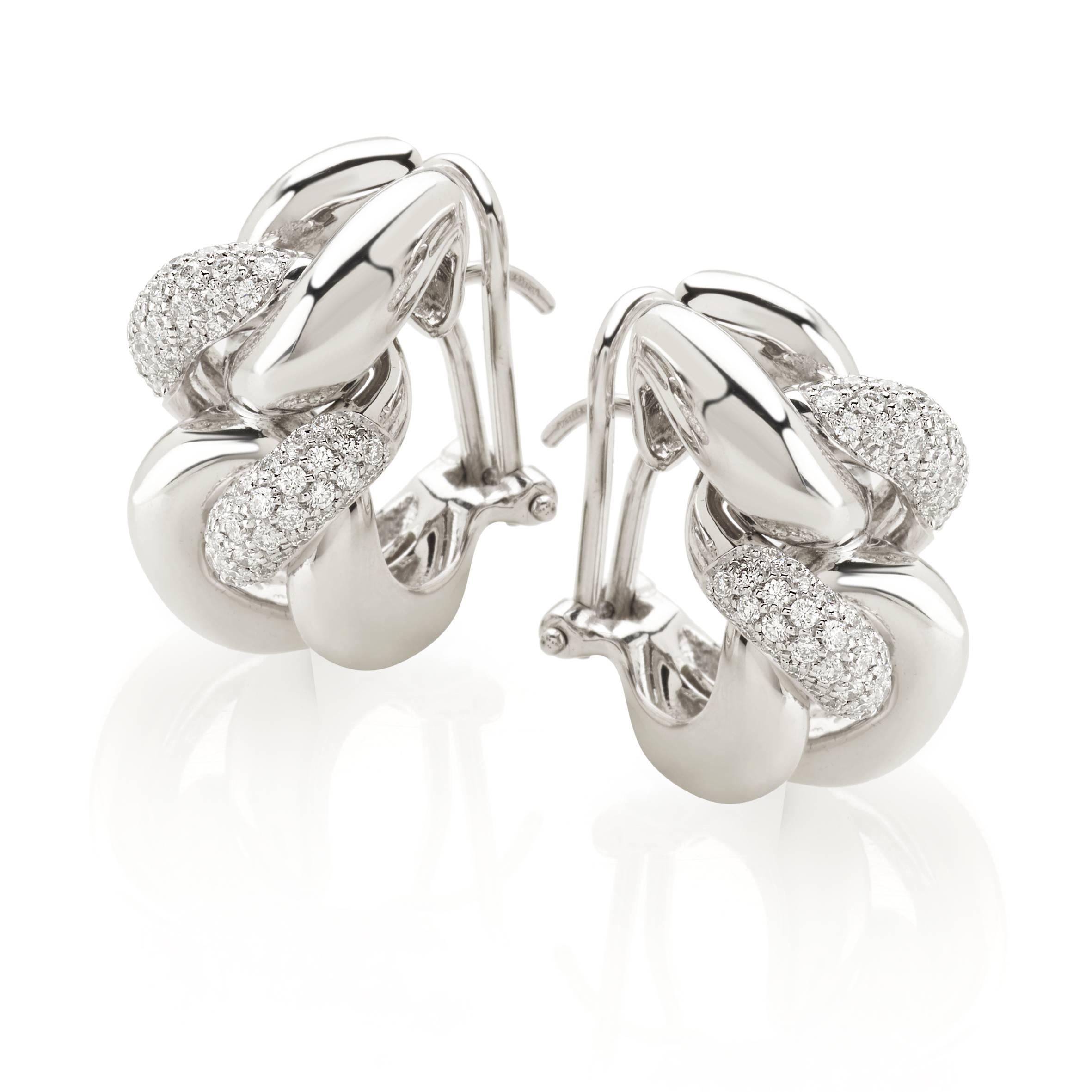 Classic groumette pair of earrings in 18 kt white gold 
This is the iconic collection in Micheletto.

the total weight of the gold is 18,70 g
the total weight of the diamonds is ct 1,07  (color HG clarity VVS1)
STAMP: 10 MI ITALY 750

The full set