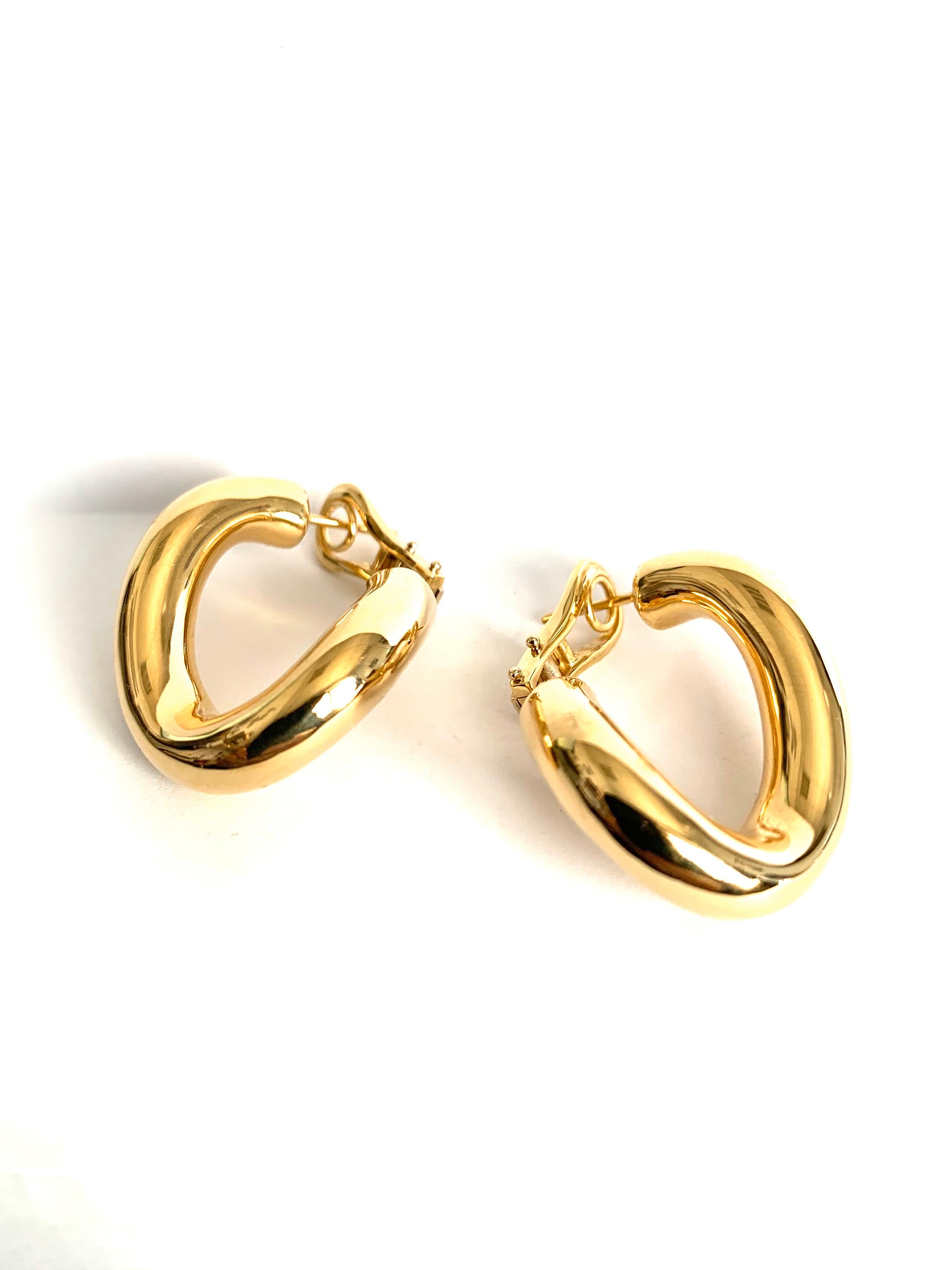Women's Classic Groumette Pair of Earring 18 Karat Yellow Gold For Sale