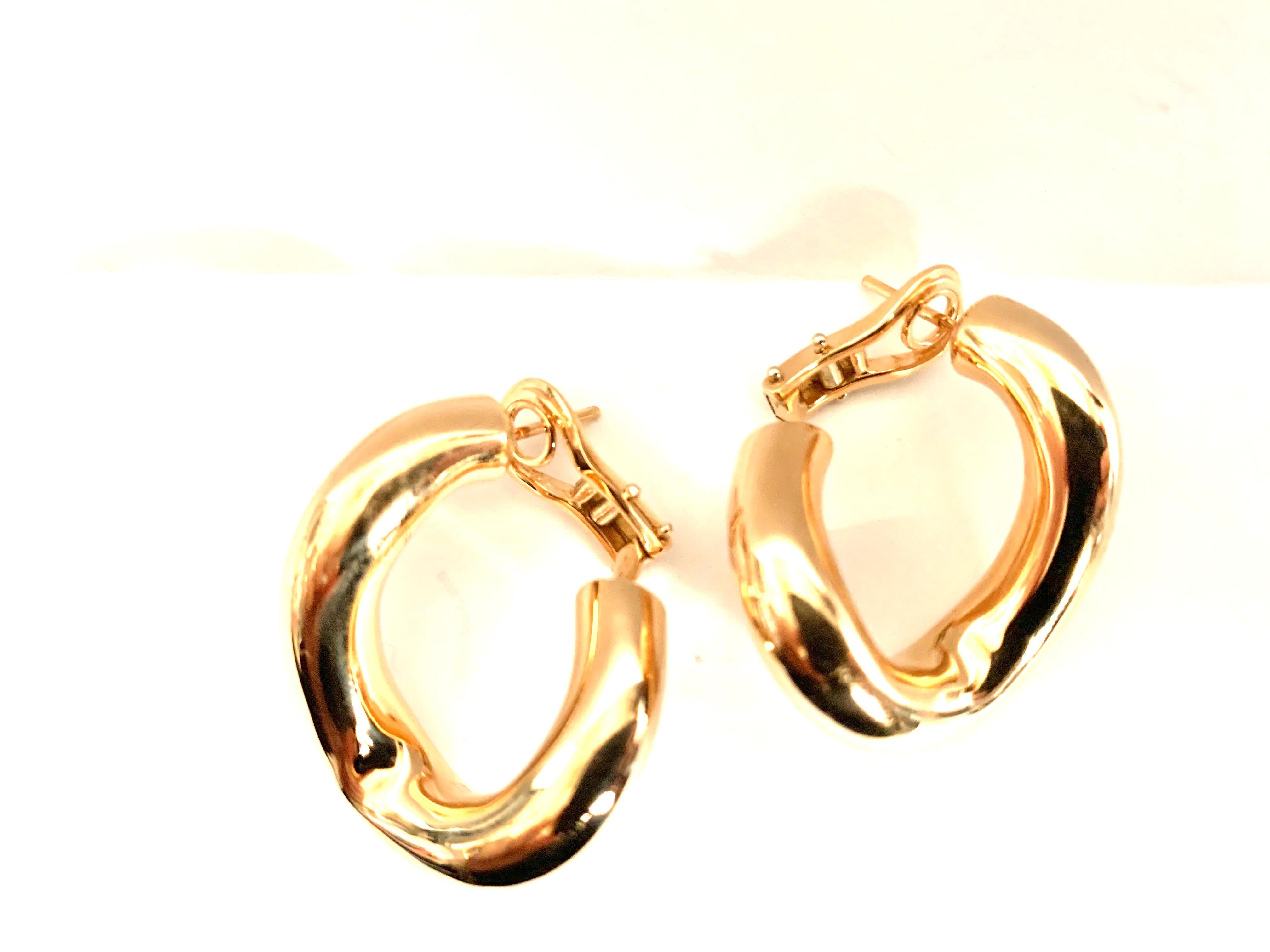 Classic groumette pair of earrings in 18 kt rose gold 
This is the iconic collection in Micheletto.

the total weight of the gold is 13.30

STAMP: 10 MI ITALY 750

The full set is available.
The bracelet can be locked togheter to make the necklace