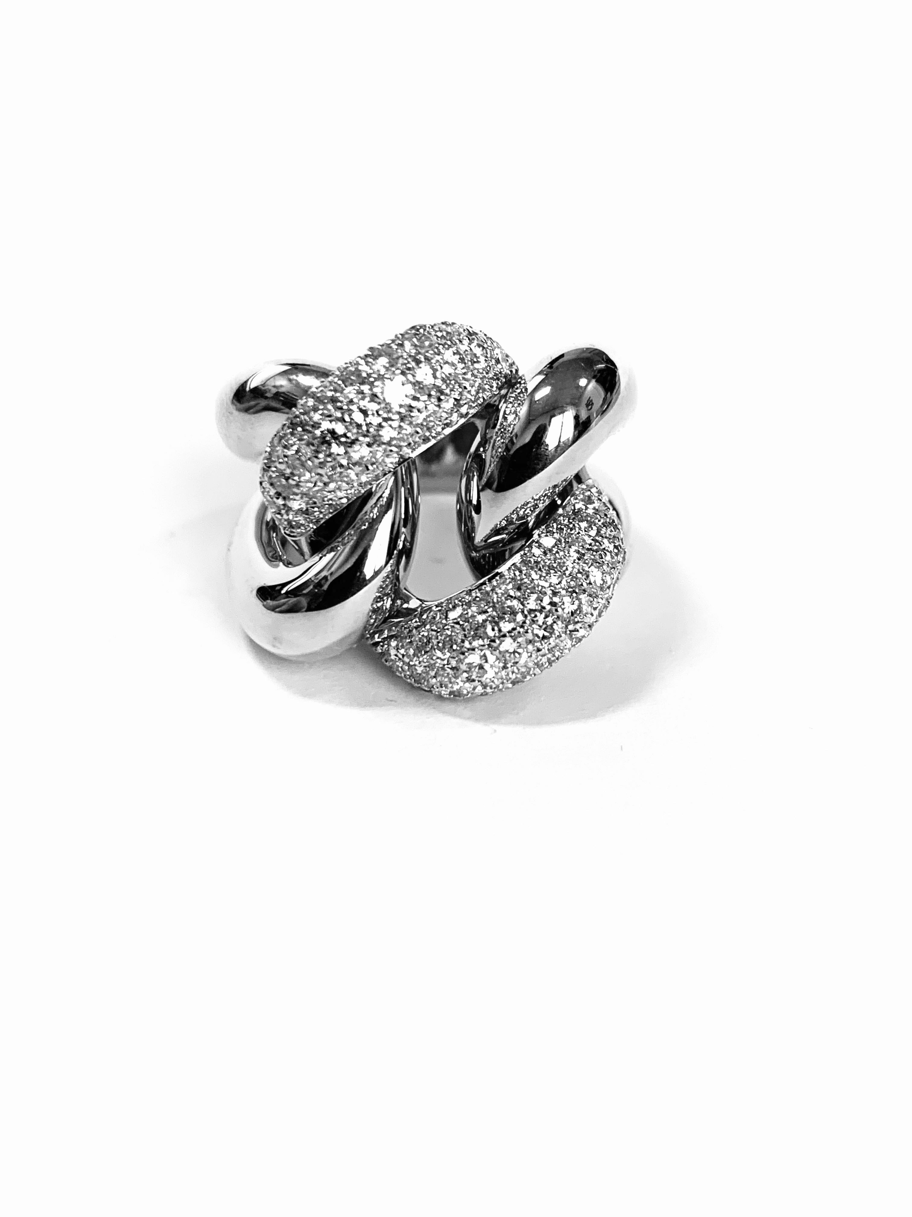 Classic groumette ring in 18 kt white gold and white diamonds

This is the iconic collection of Micheletto

the total weight of the gold is  gr 17,20
the total weight of the diamonds is ct  - color GH clarity VVS1
STAMP: 10 MI ITALY 750
US SIZE