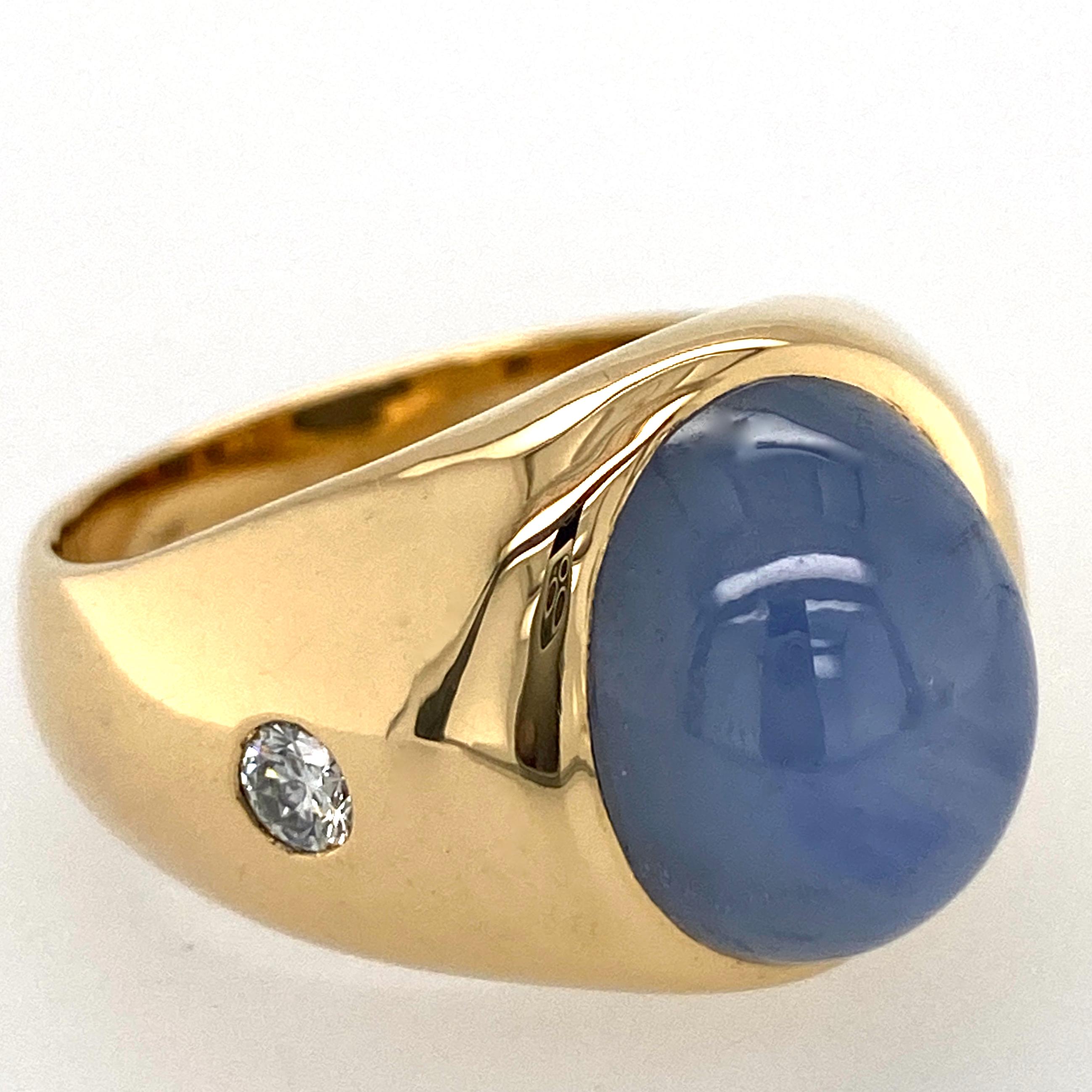 Cabochon Classic Gypsy Ring with 19 Carat Star Sapphire & Side Diamonds in 18 Karat Gold