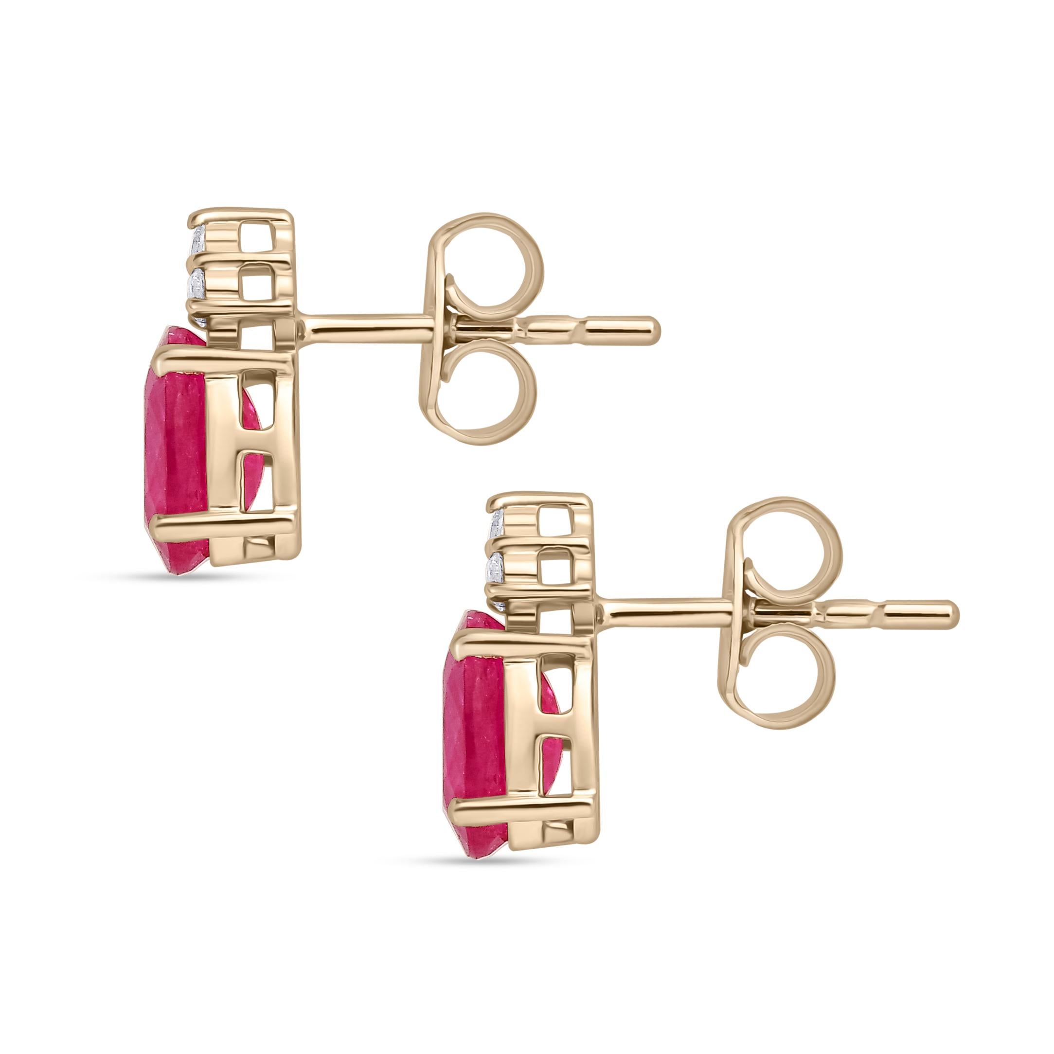 Boucles d'oreilles classiques en or jaune massif 14k, rubis et diamants, faites à la main en vente 1