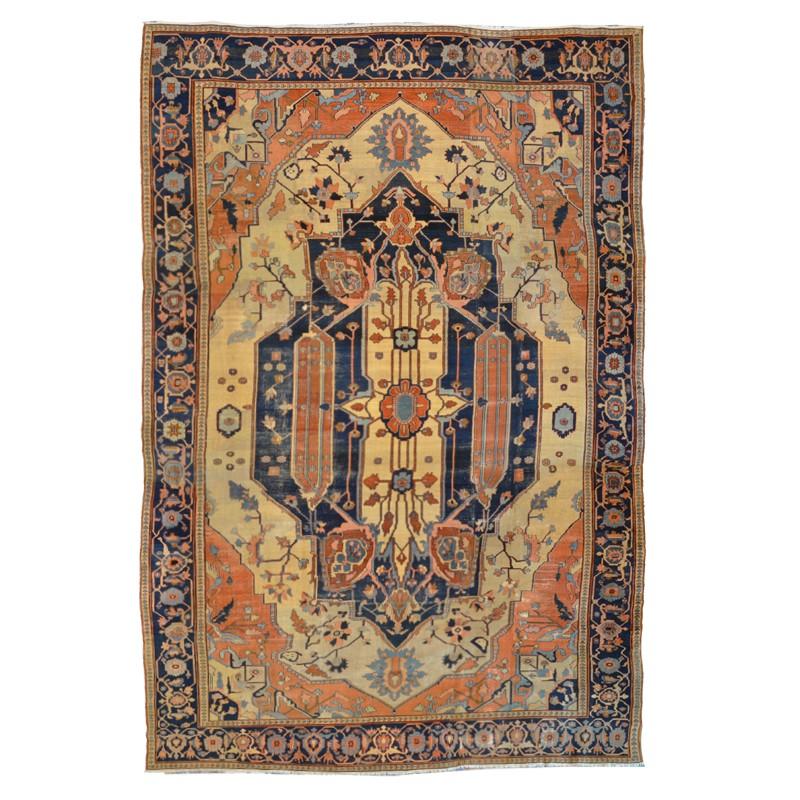 Classic handmade Serapy design in late 19th century woolen pattern, circa 1900
Classic Serapy rug made for the North American market in the late 19th and early 20th centuries.
- Difficult to find because the Serapy are large pieces made for large