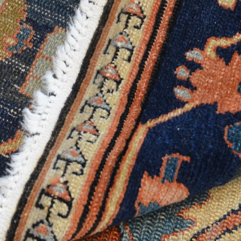 Classic handmade Serapy design in late 19th century woolen pattern, circa 1900 For Sale 2