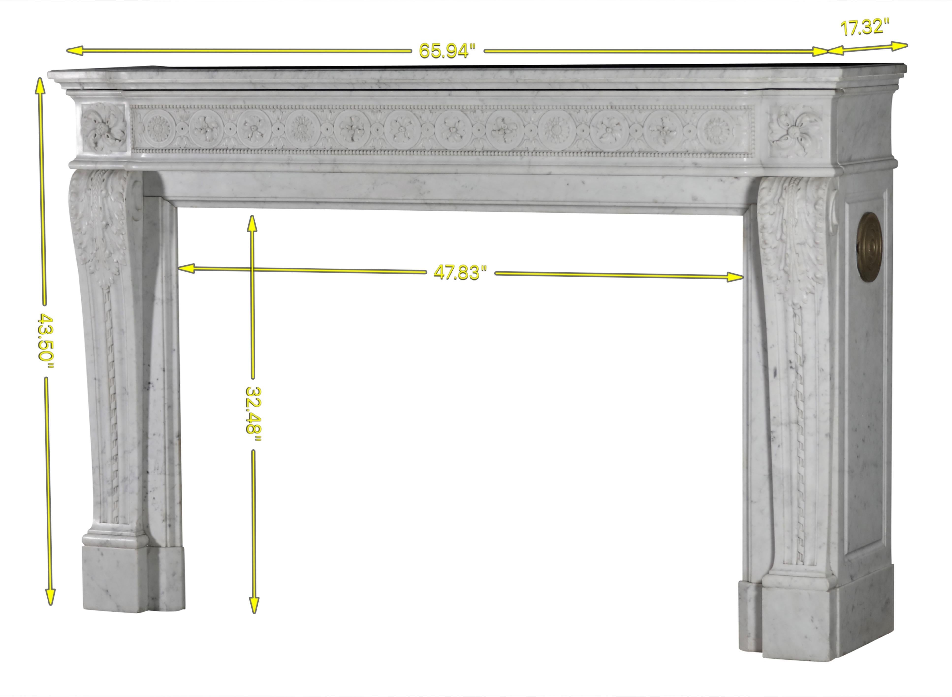 Classic Haussmannien Weißer Marmor Louis XVI Style Kamin Surround aus Paris im Angebot 11