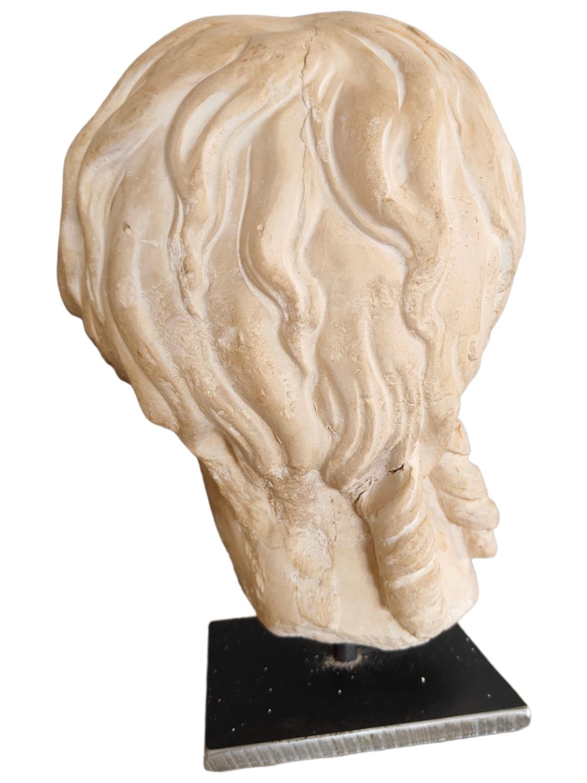 Kopf aus Terrakotta aus dem 20. Jahrhundert (Barock) im Angebot