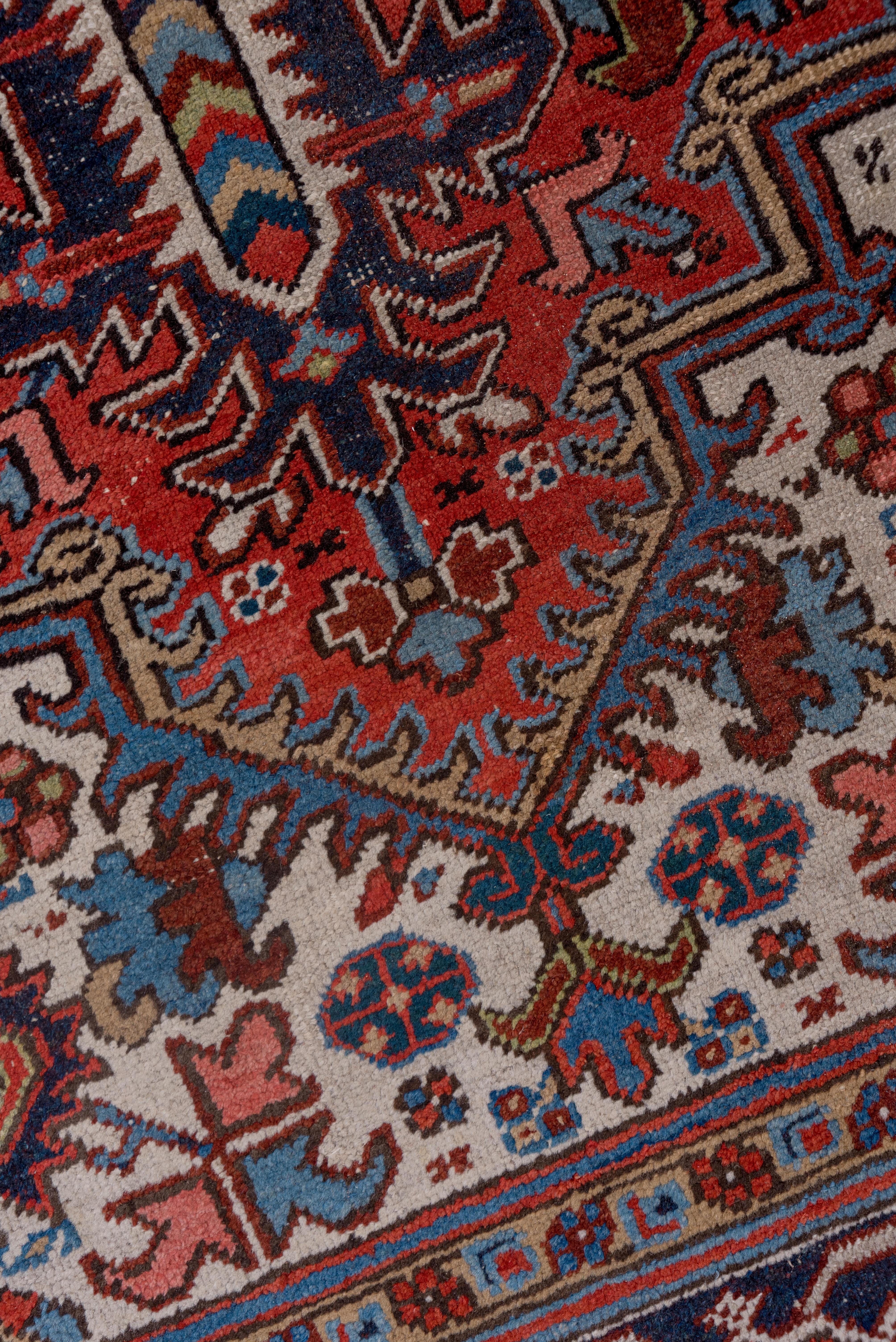 Classic Heriz Carpet, circa 1930s For Sale 1