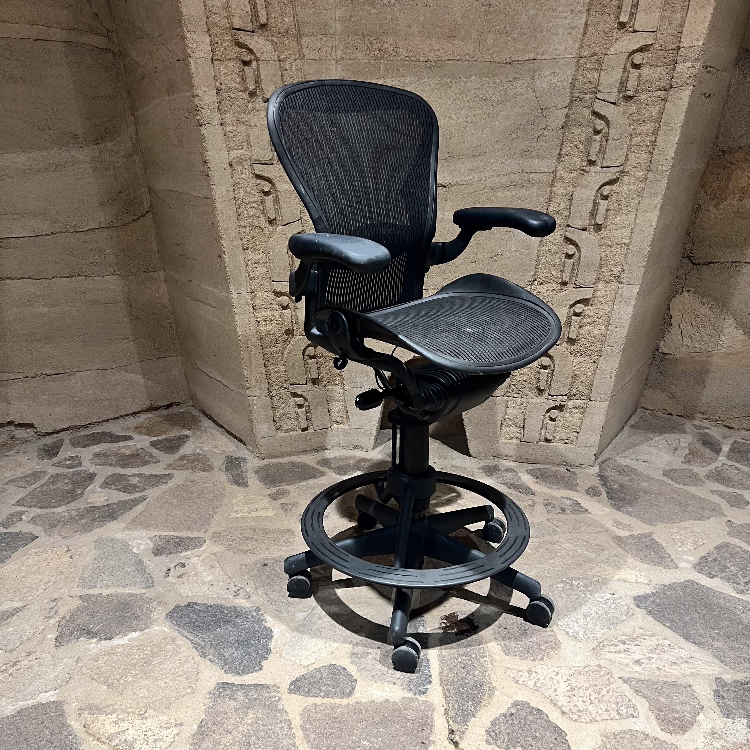 Sedia classica A. Miller Sgabello con braccioli regolabile in vendita 1