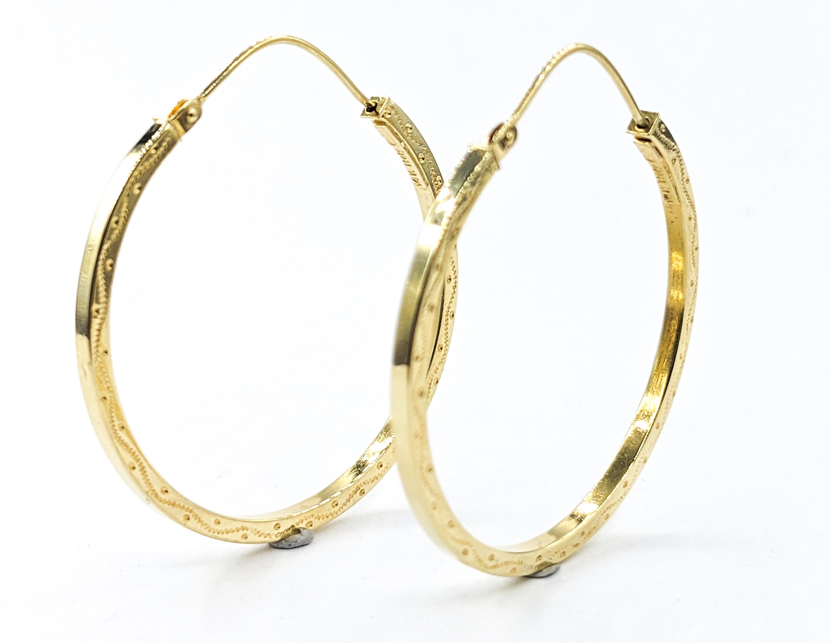 Classic Hoop Earrings In Yellow Gold For Sale 1