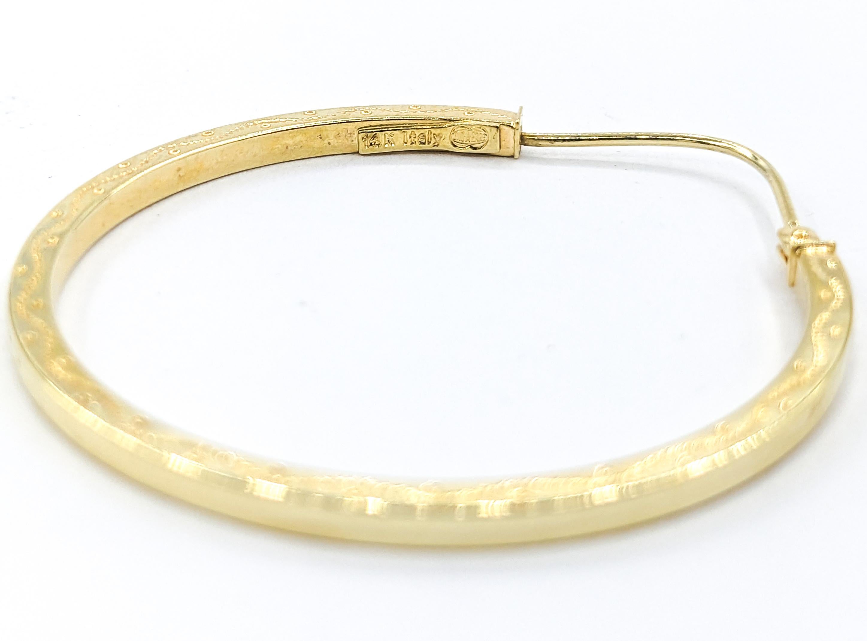 Classic Hoop Earrings In Yellow Gold For Sale 2