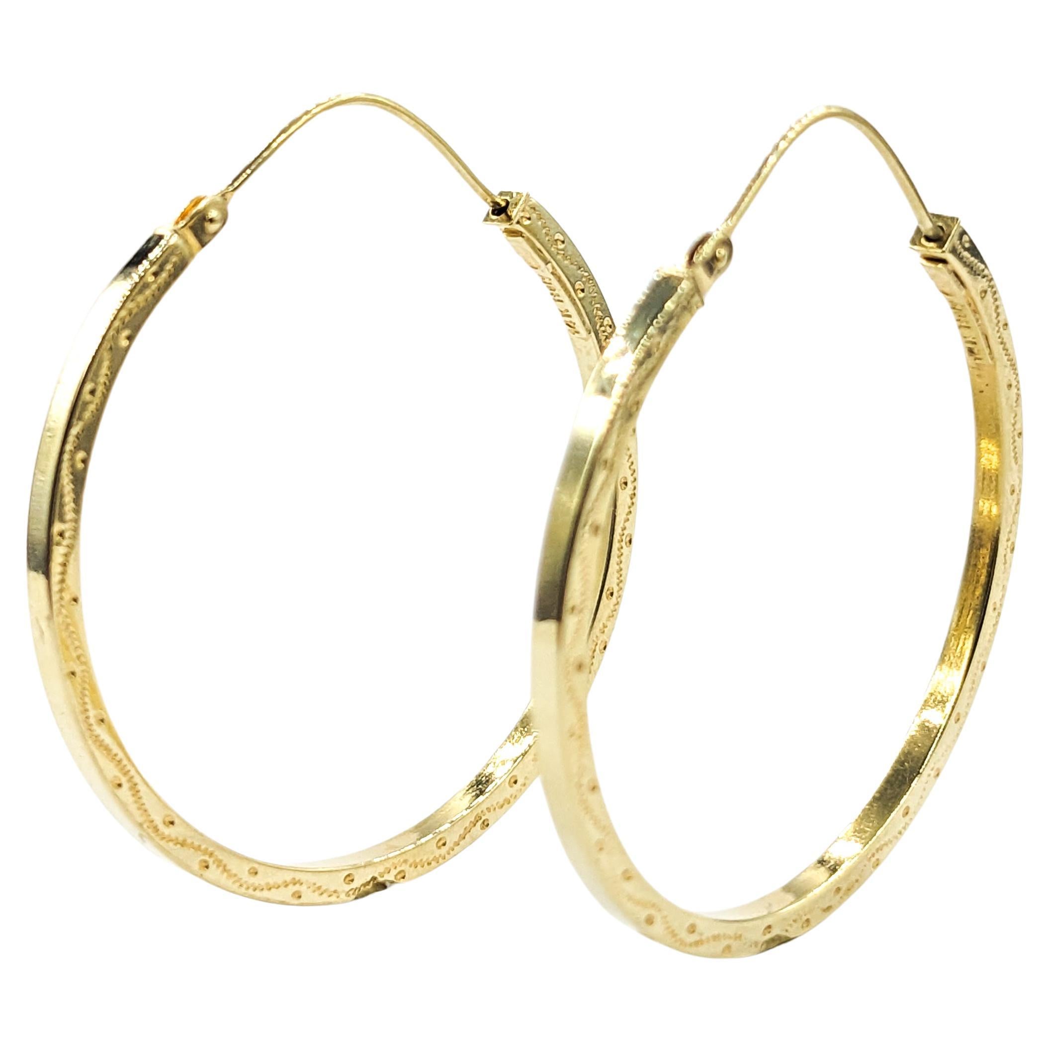 Classic Hoop Earrings In Yellow Gold