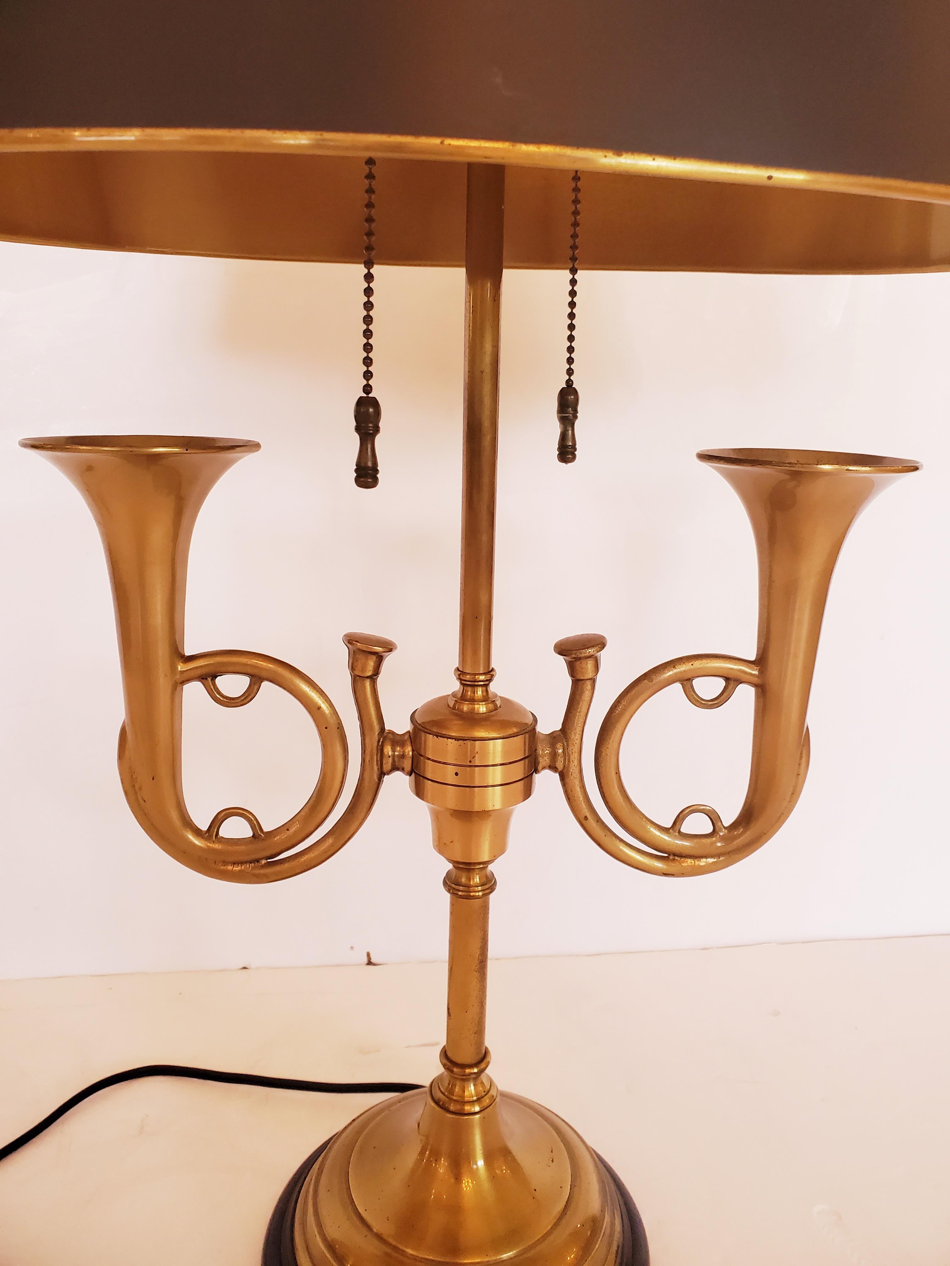 North American Classic Horn Motife Brass Table Lamp For Sale