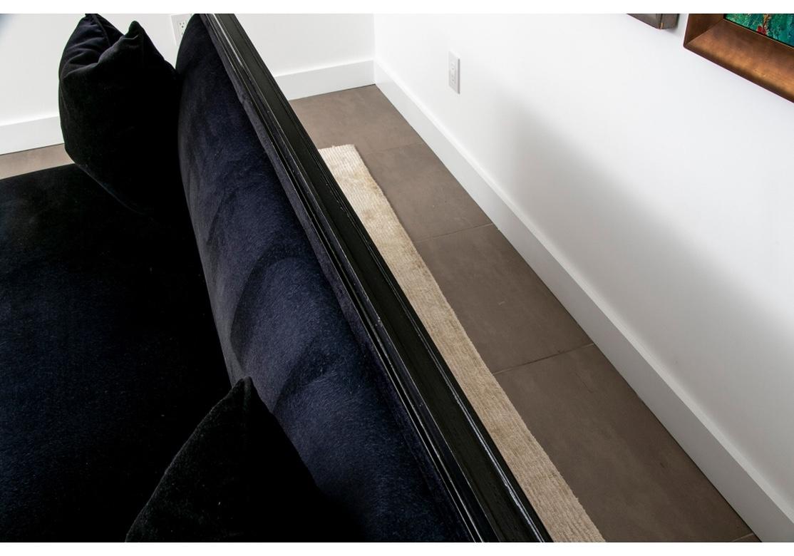 International Style Divano senza braccioli in stile internazionale classico in Mohair Navy in vendita