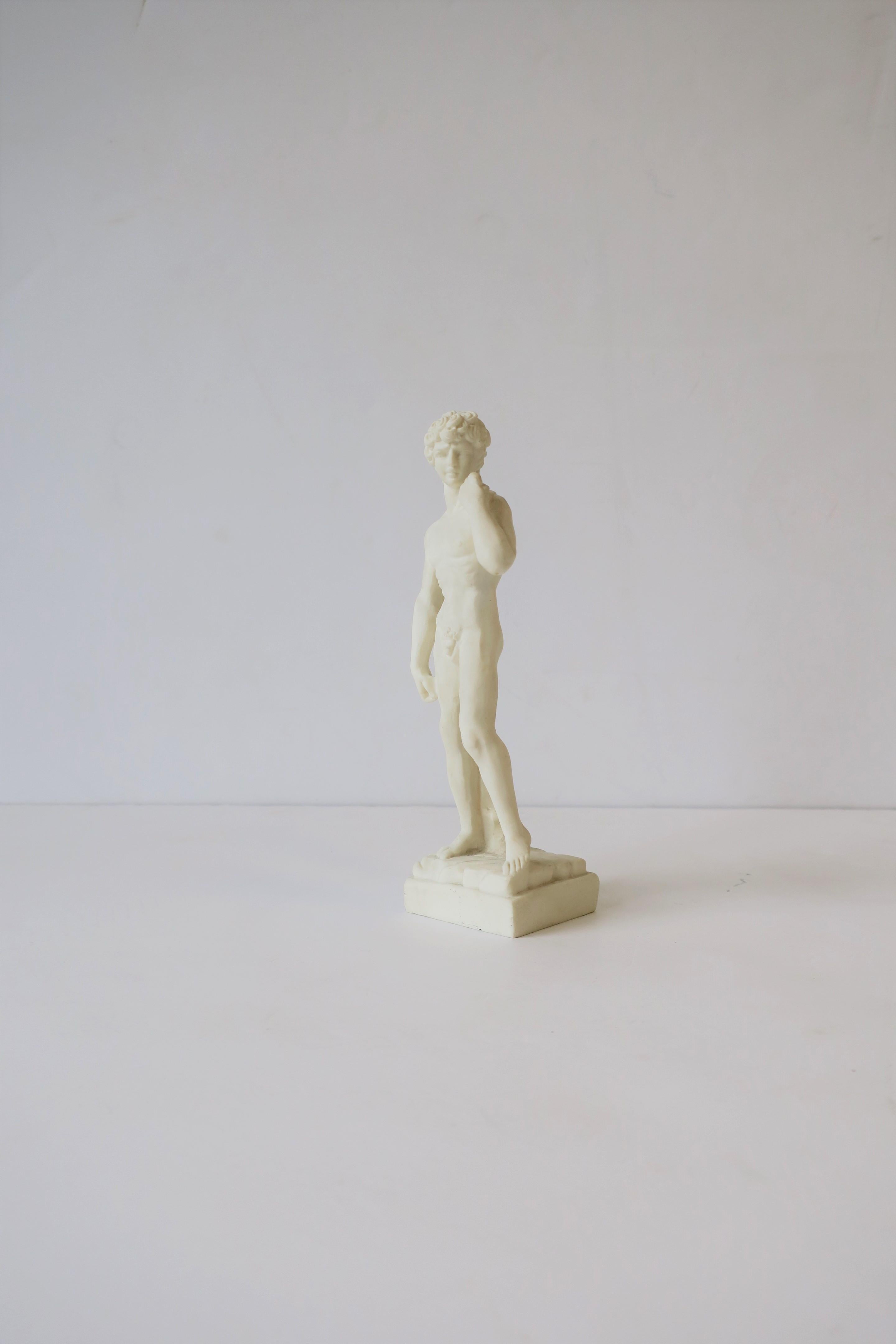 Resin Classic Italian Roman 'David' Statue For Sale