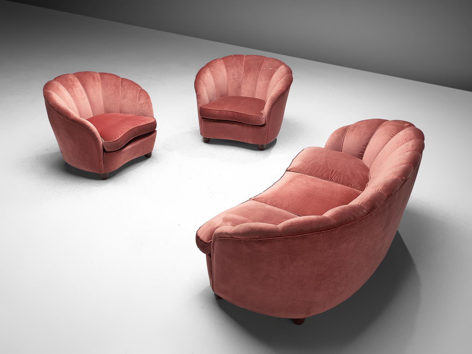 Classic Italian Sofa in Pink Velvet 3