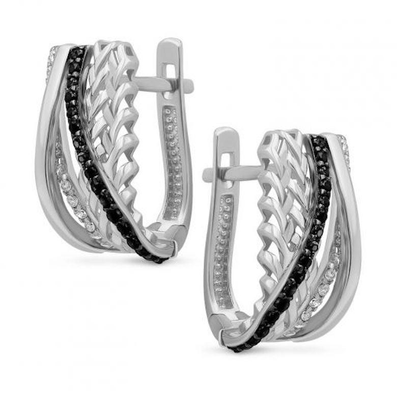 For Sale:  Classic Italian Style Black and White Diamonds White Gold Statement Ring for Her 2