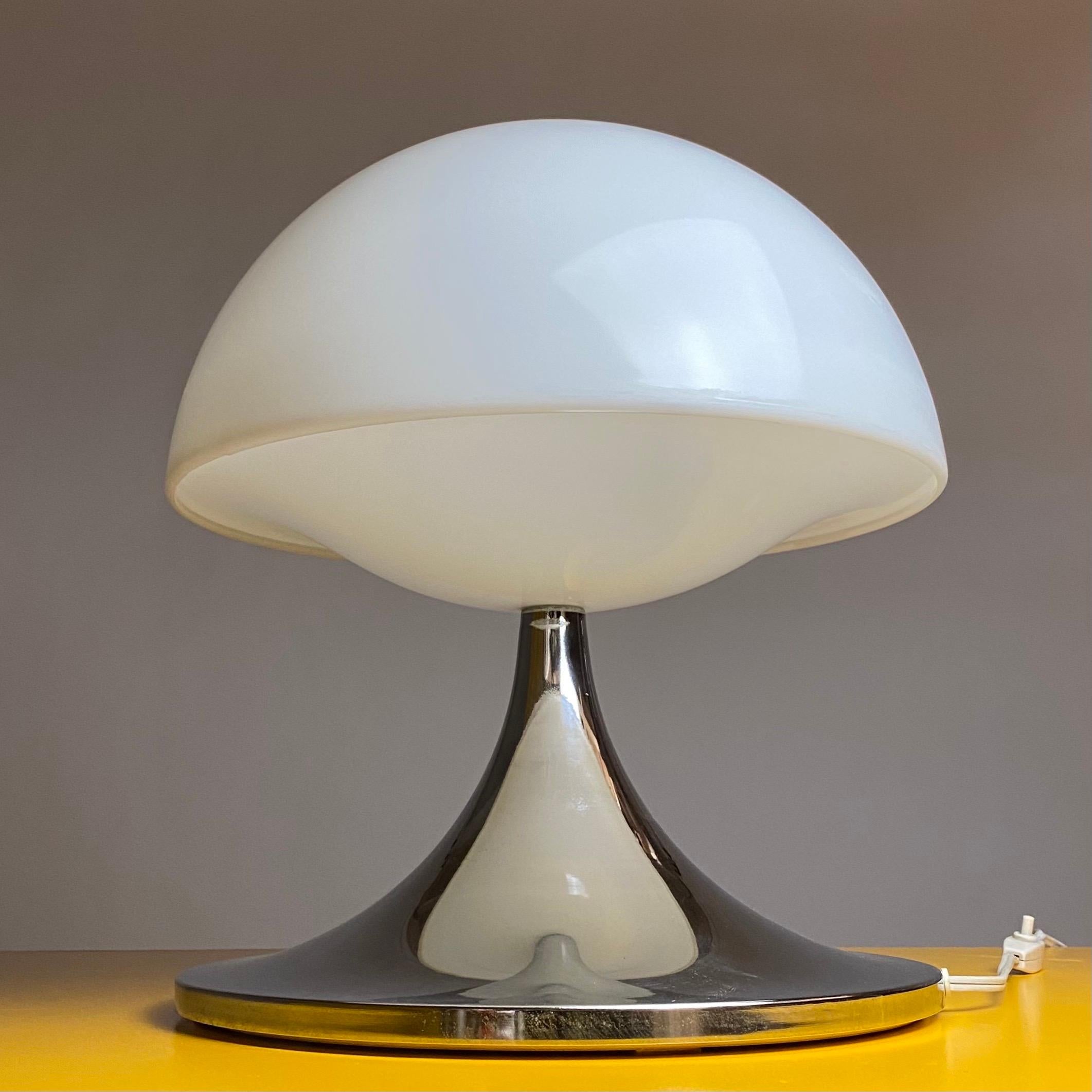 Late 20th Century Classic Italian Table Lamp, 1970s