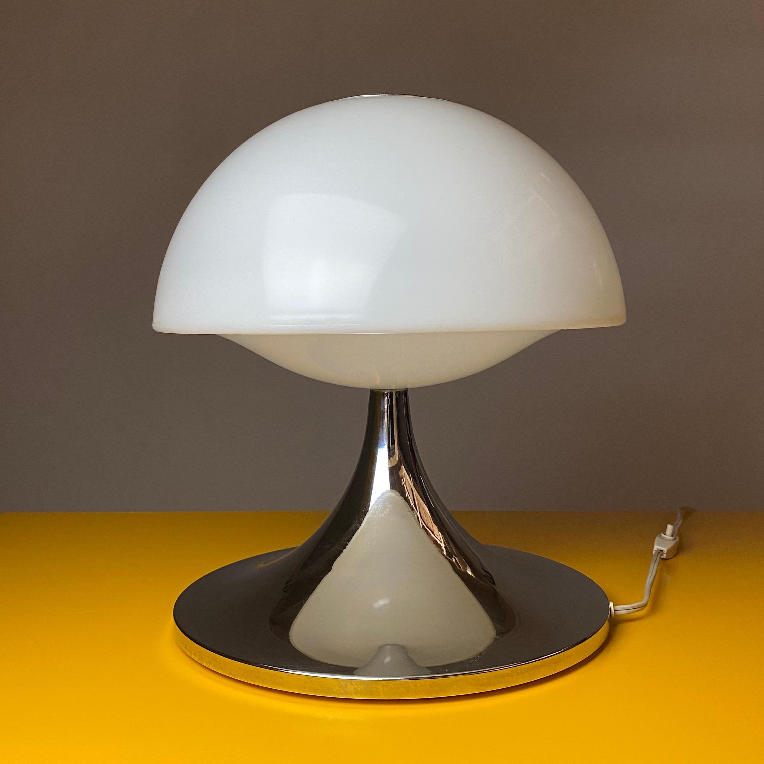 Classic Italian Table Lamp, 1970s 2