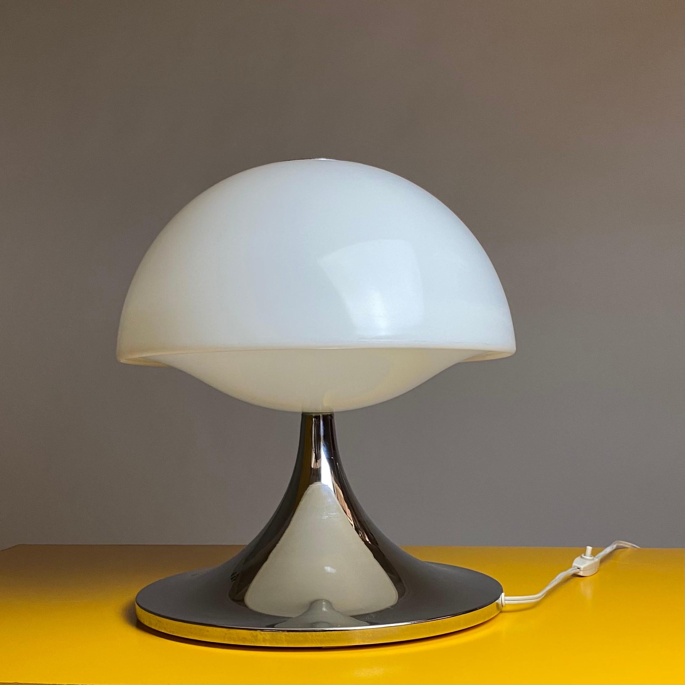 Classic Italian Table Lamp, 1970s 3