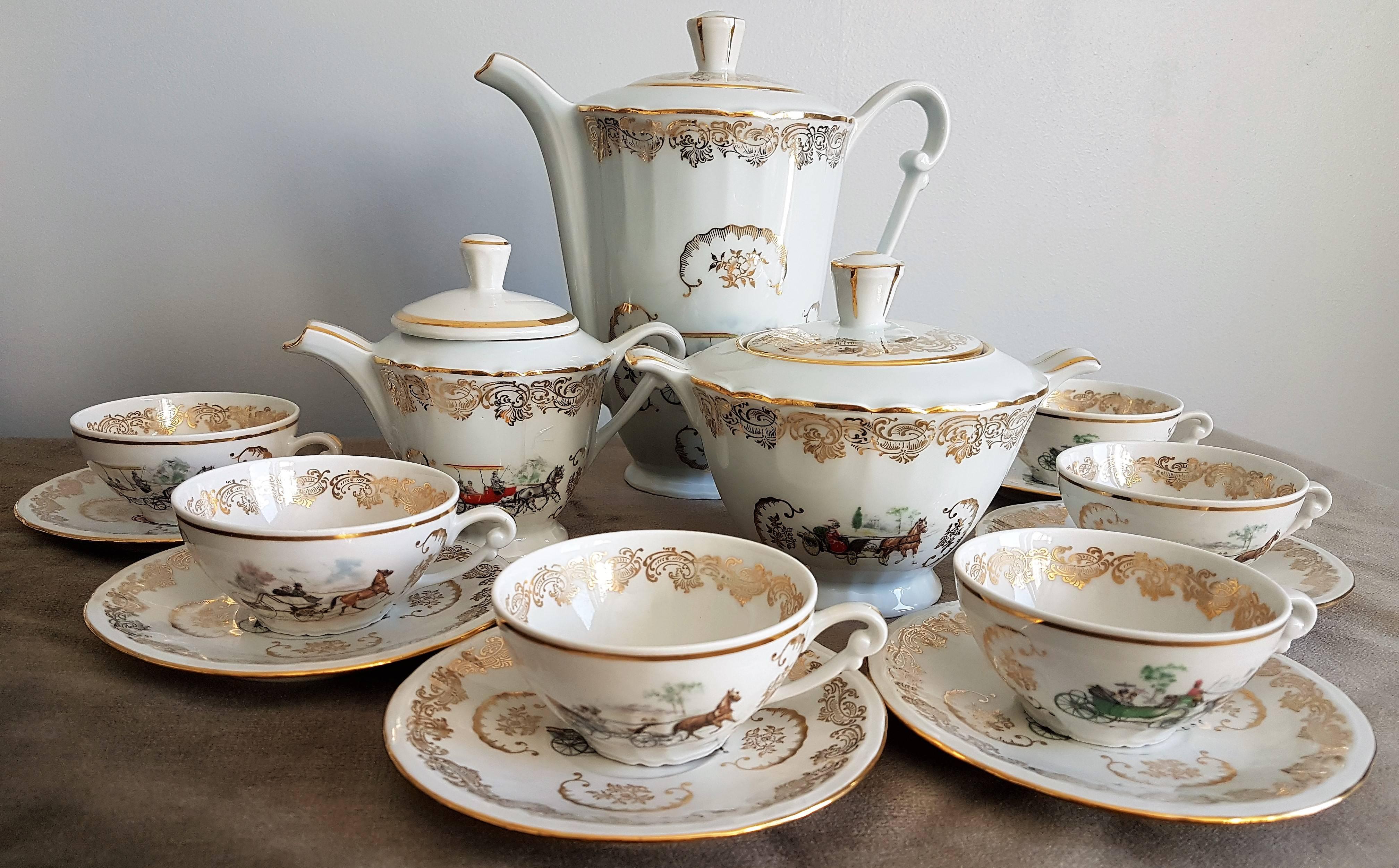 Klassisches italienisches Teeset aus feinem Porzellan in Weiß und Gold (20. Jahrhundert) im Angebot