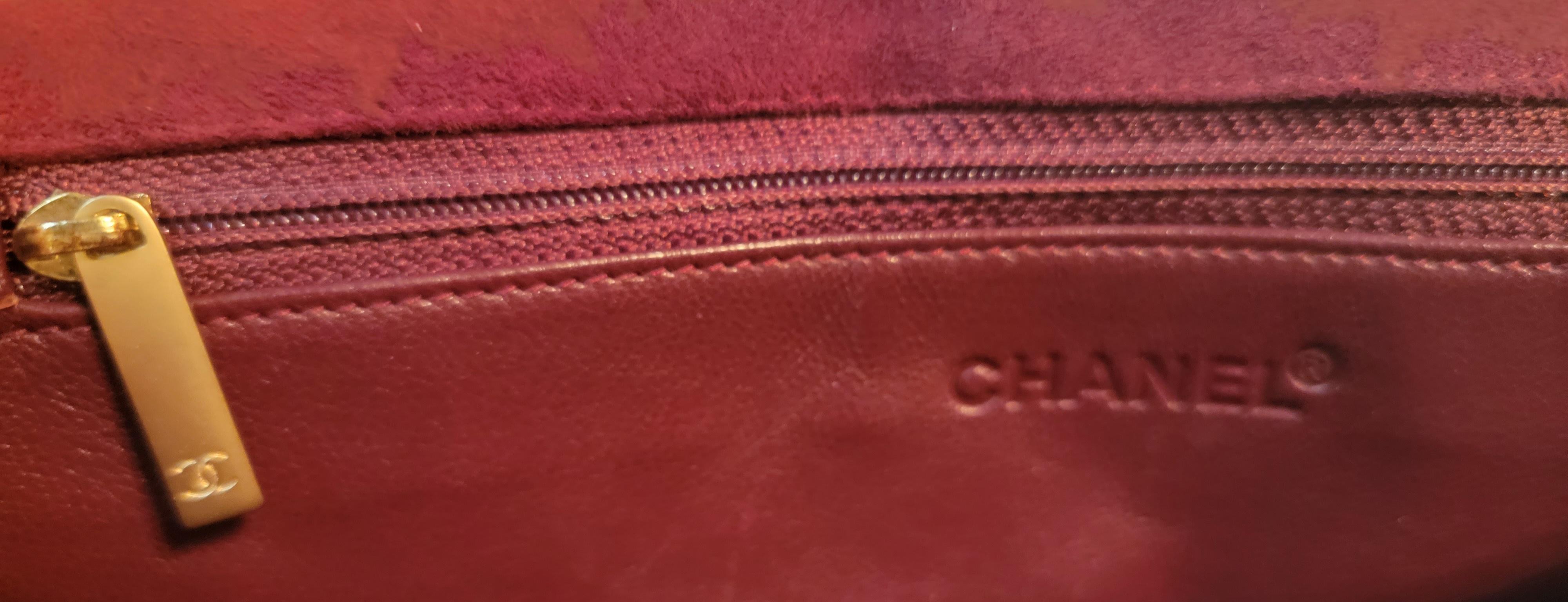 Classic Jumbo Chanel Knit Flap Burgundy Shoulder / Hand bag For Sale 4