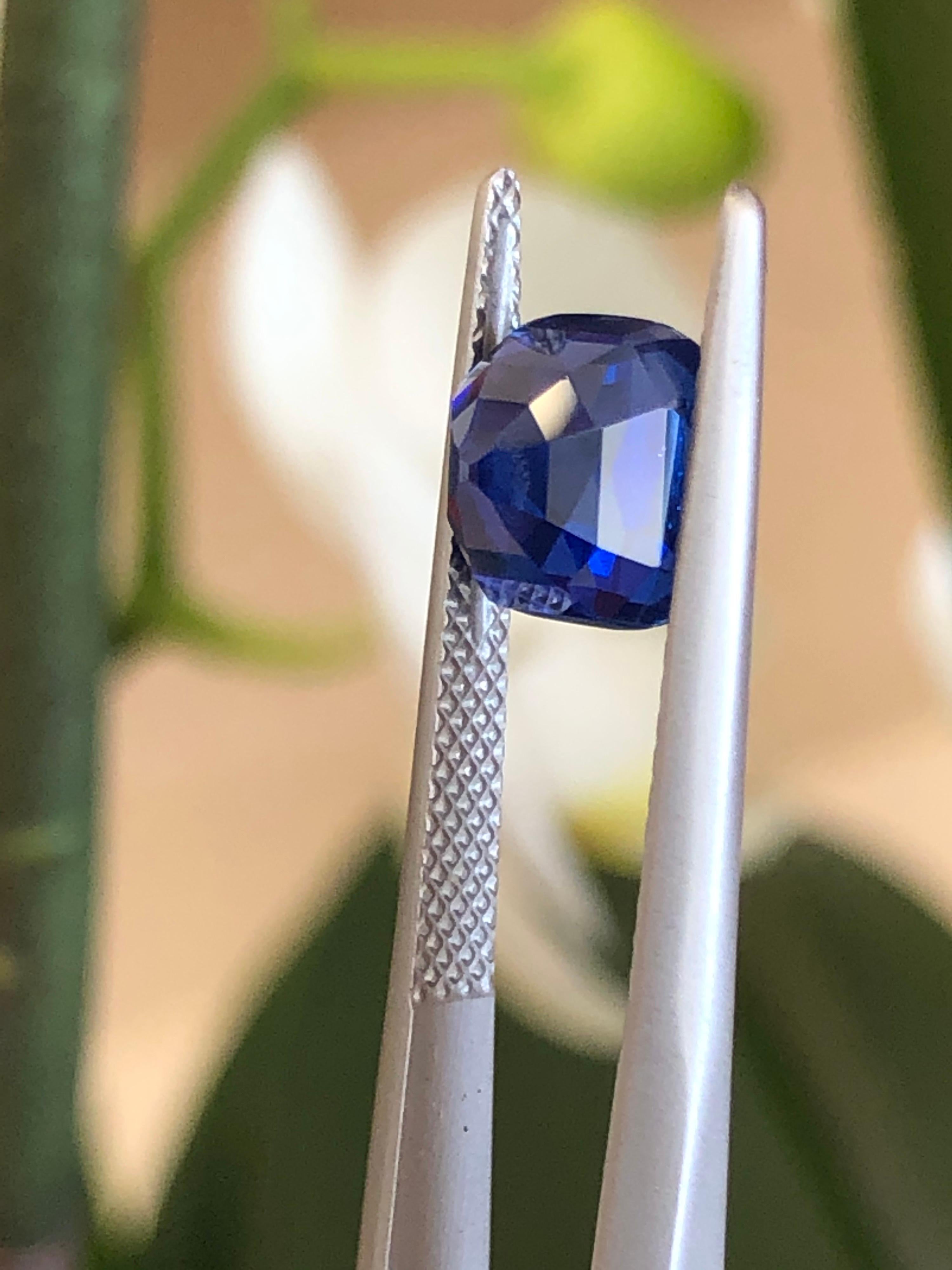 Kashmir Sapphire Ring Gem 3 Carat Unheated Unmounted Loose Gemstone In New Condition For Sale In Beverly Hills, CA