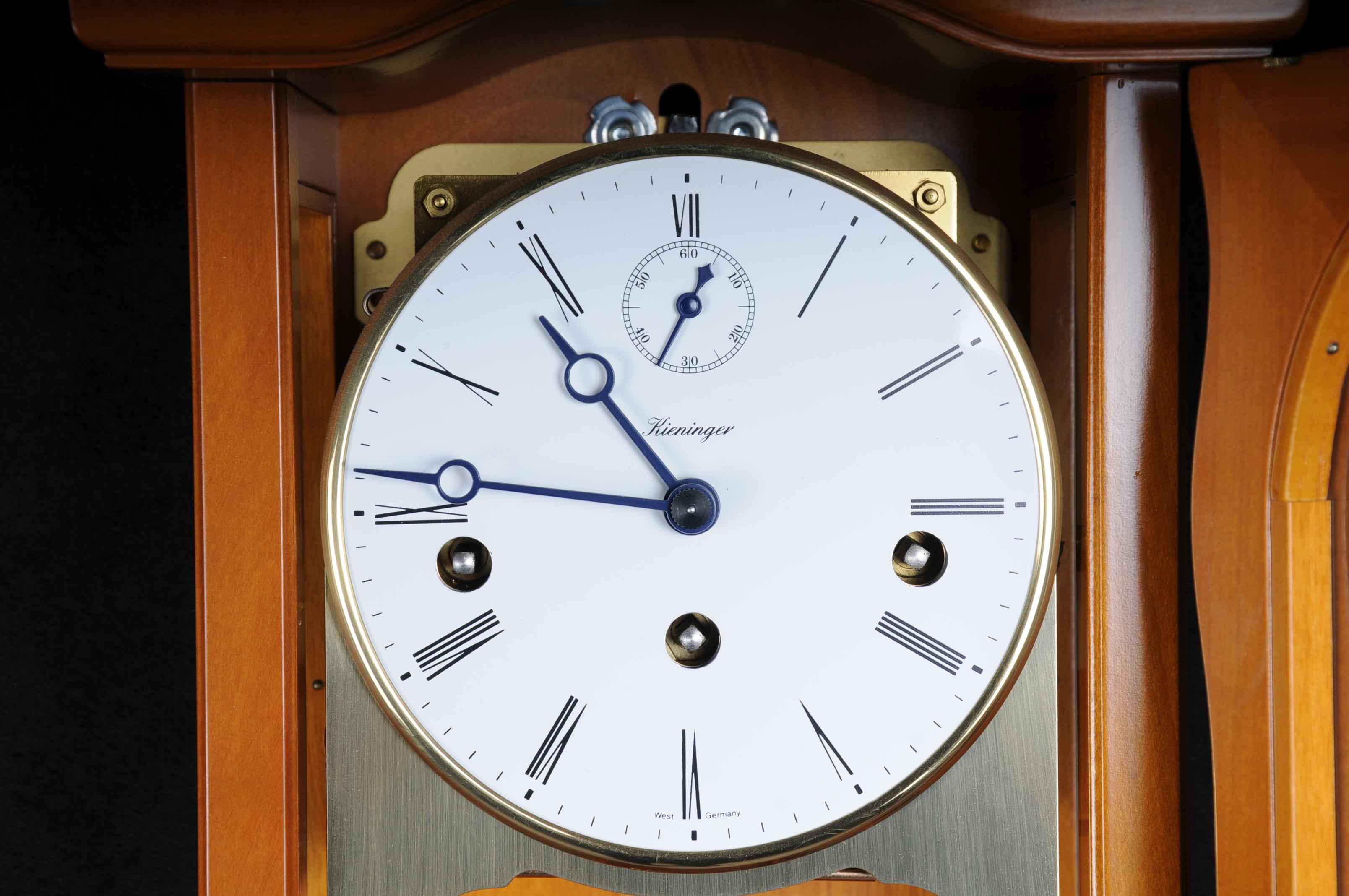 Classic Kieninger Pendulum Wall Clock/Regulator, Cherry Wood In Good Condition For Sale In Berlin, DE