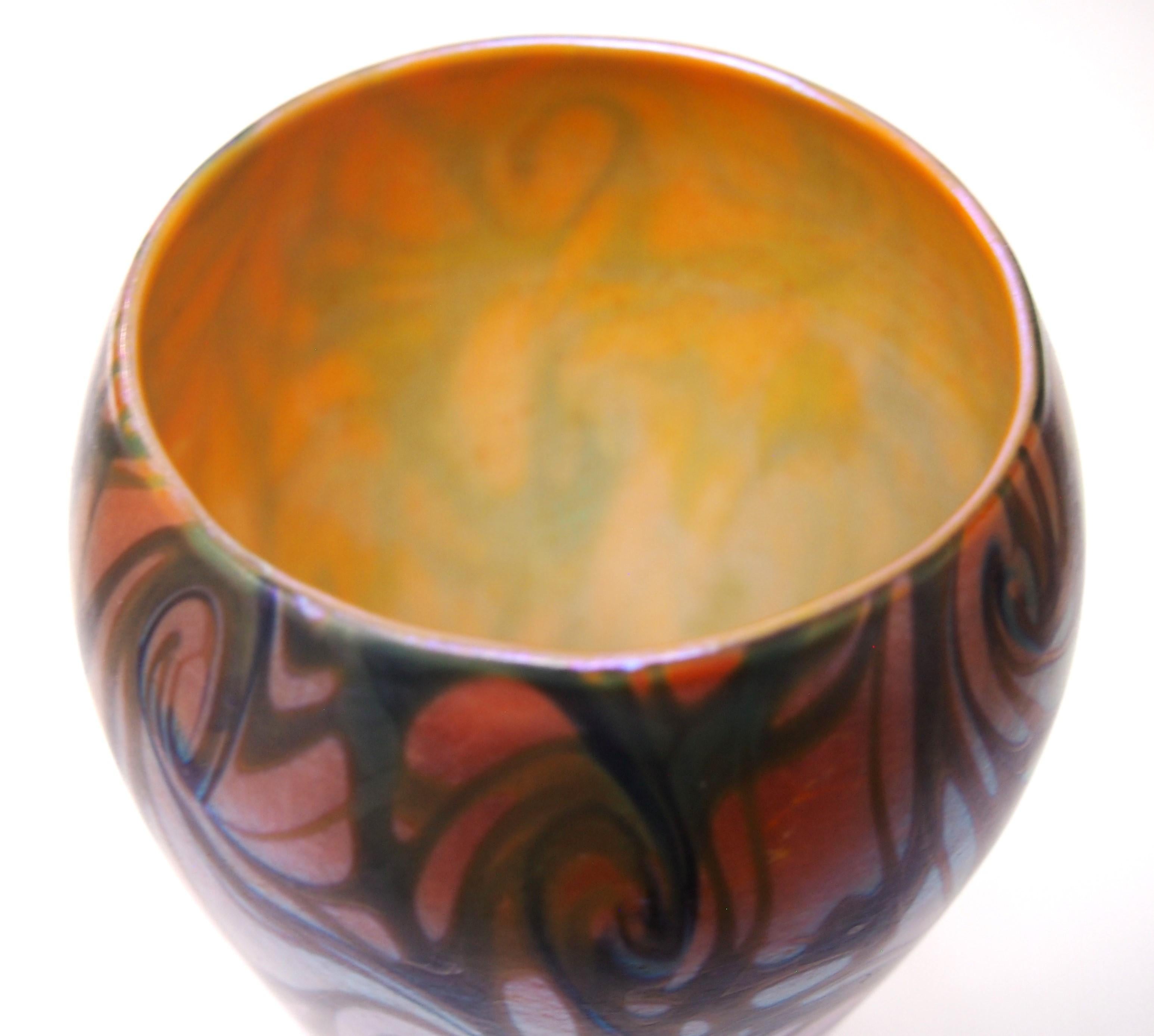 Début du 20ème siècle Vase classique en verre américain Quezal 