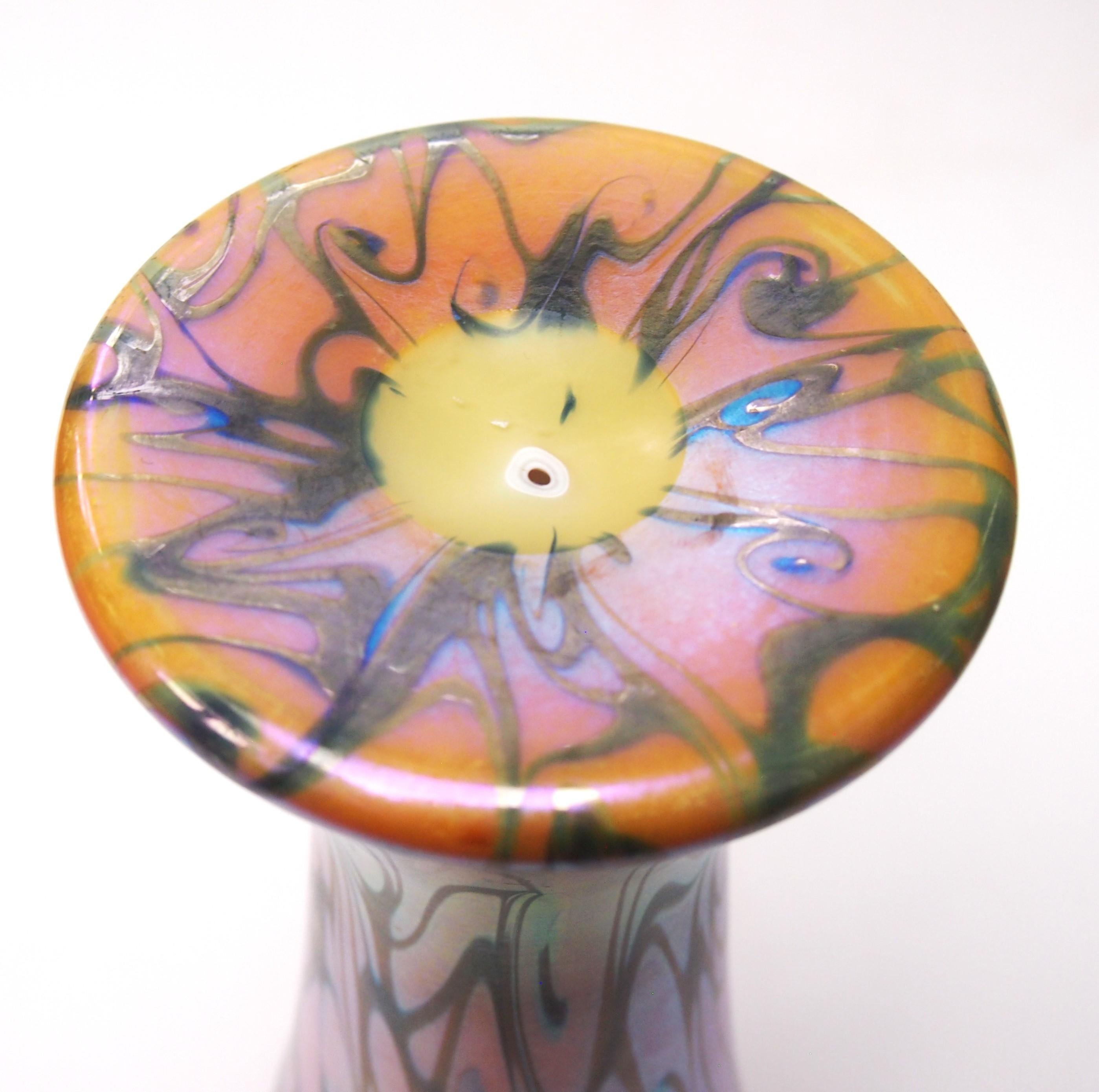 Vase classique en verre américain Quezal 